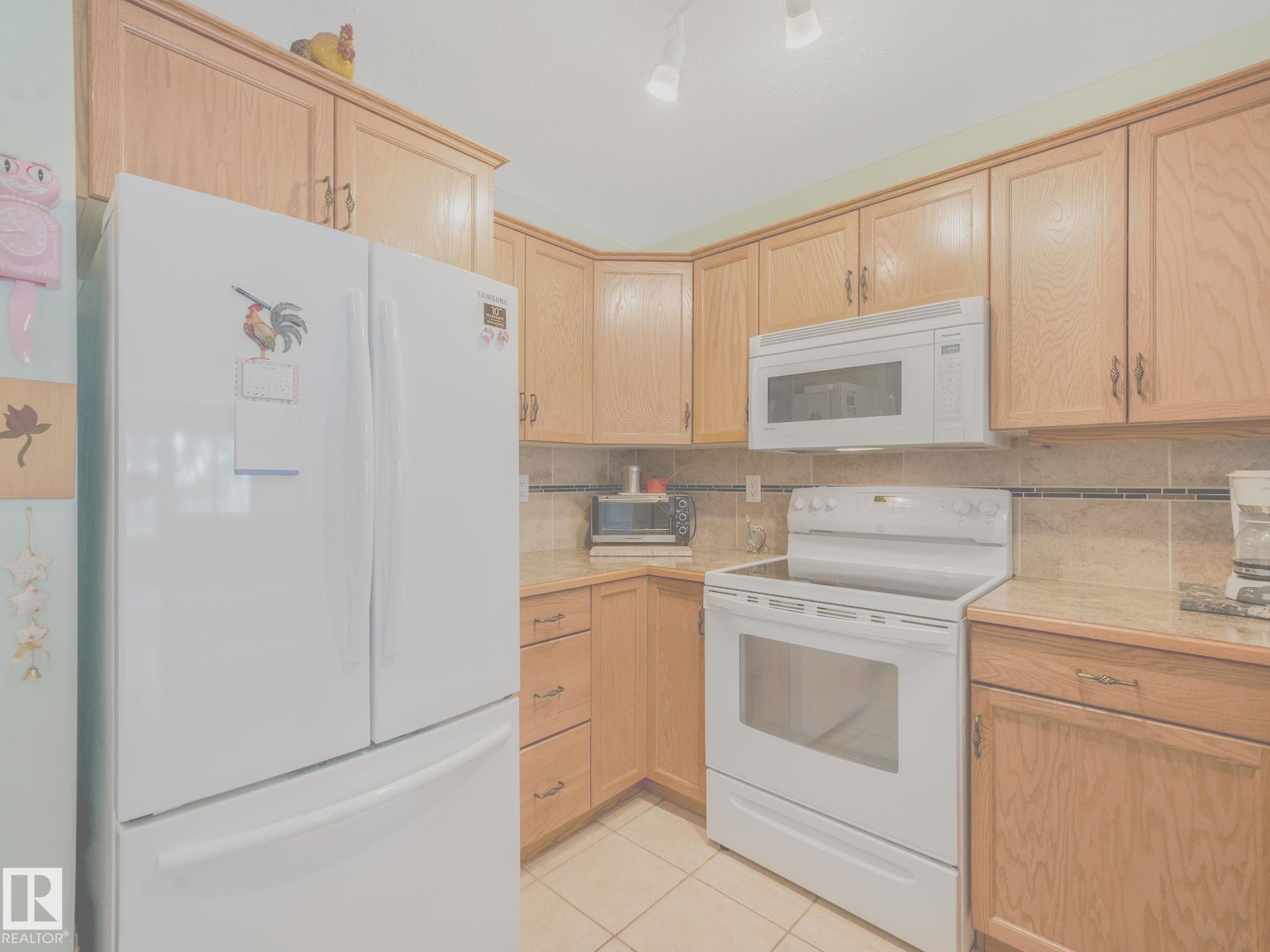 Photo 6 at 305 - 8922 156 Street NW, Meadowlark Park, Edmonton