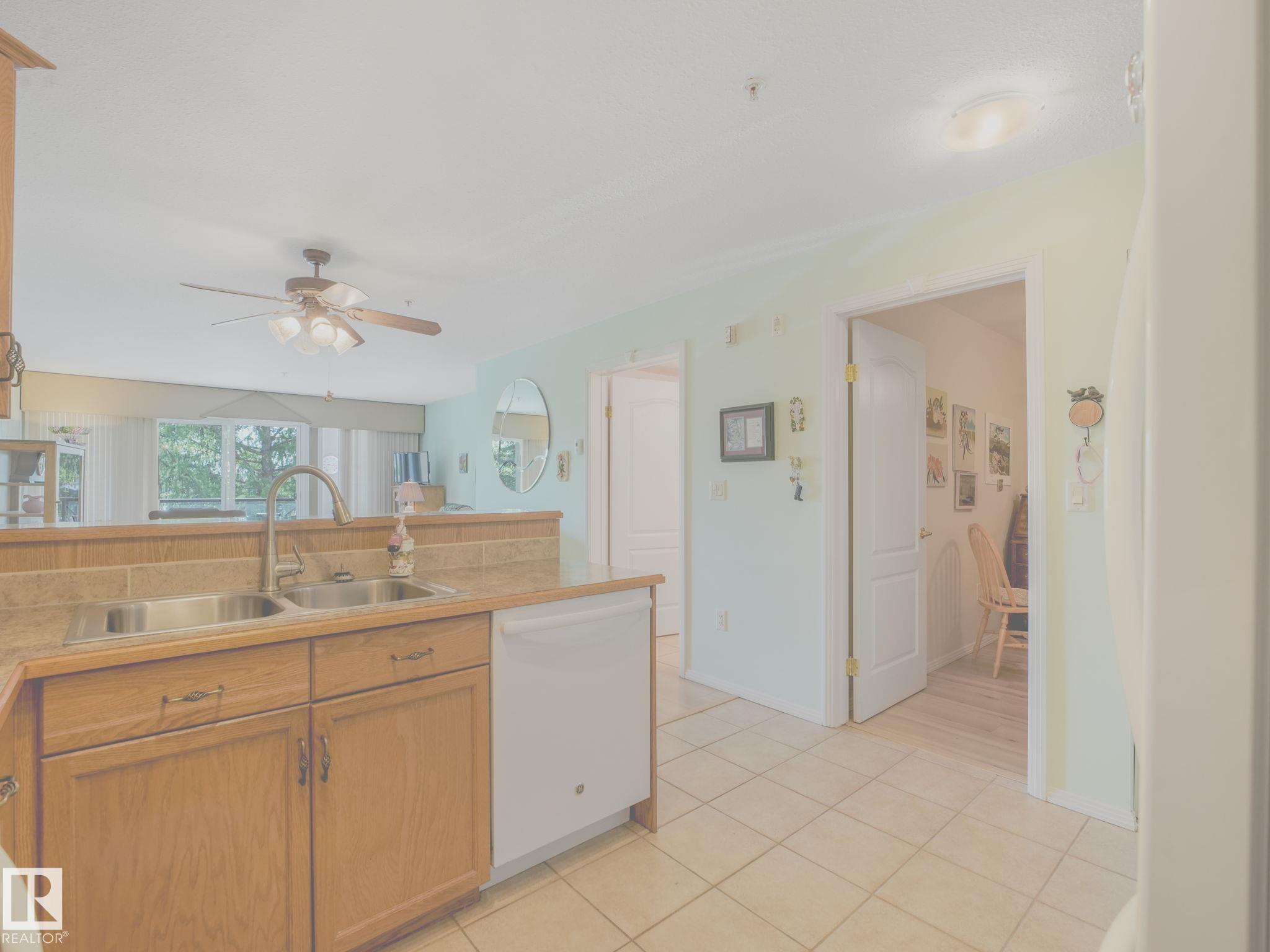 Photo 7 at 305 - 8922 156 Street NW, Meadowlark Park, Edmonton