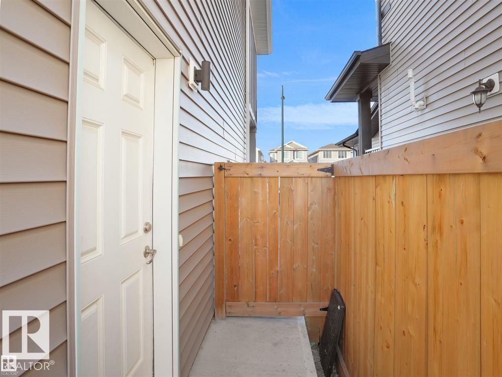 207 41 Avenue NW, Maple Crest, Edmonton