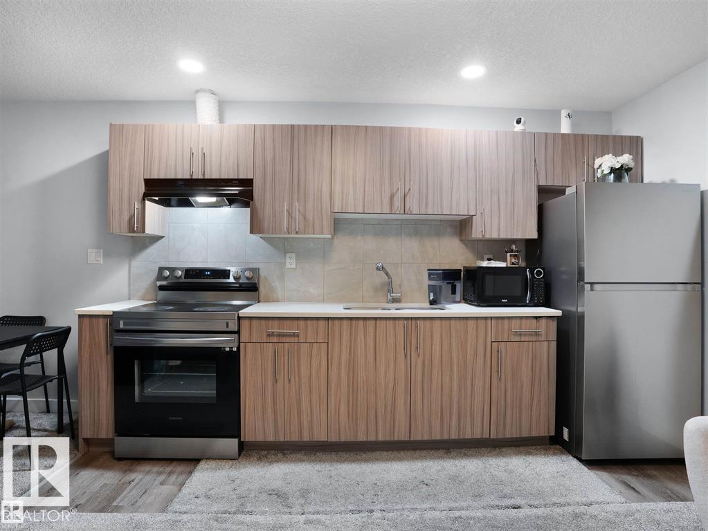 Photo 23 at 207 41 Avenue NW, Maple Crest, Edmonton