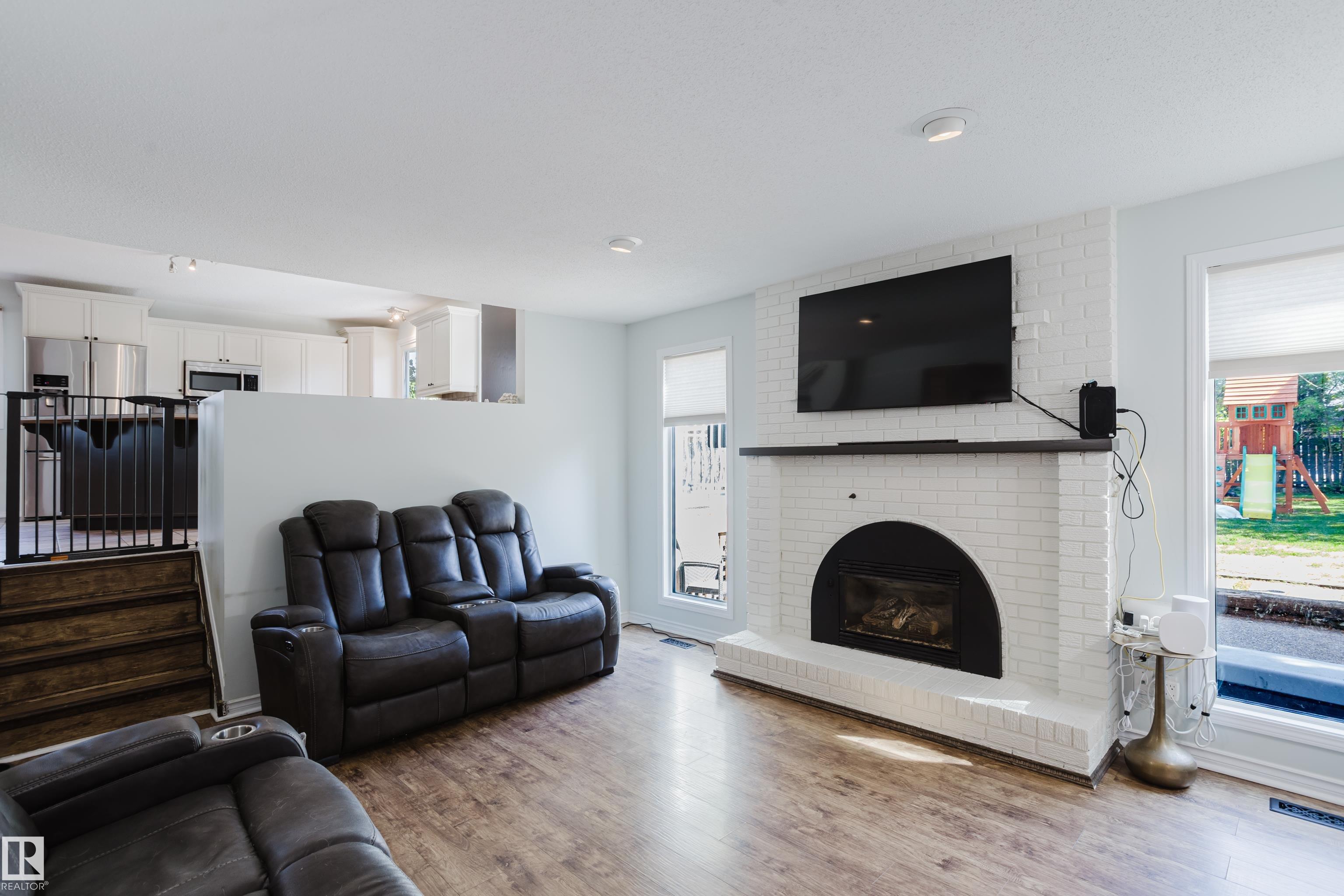 Photo 13 at 33 Mill Drive, Mission, St. Albert