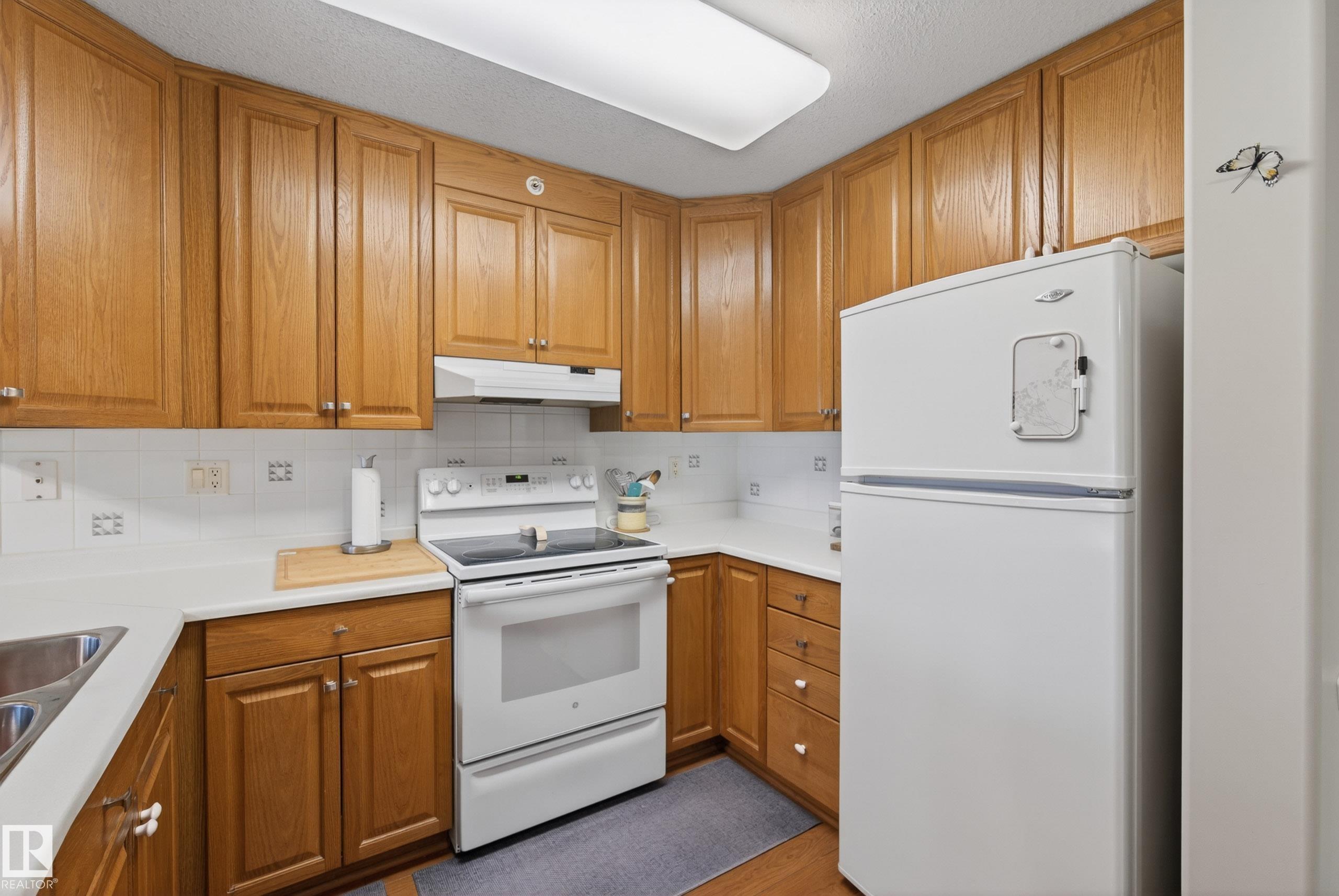 Photo 11 at 413 - 8912 156 Street NW, Meadowlark Park, Edmonton