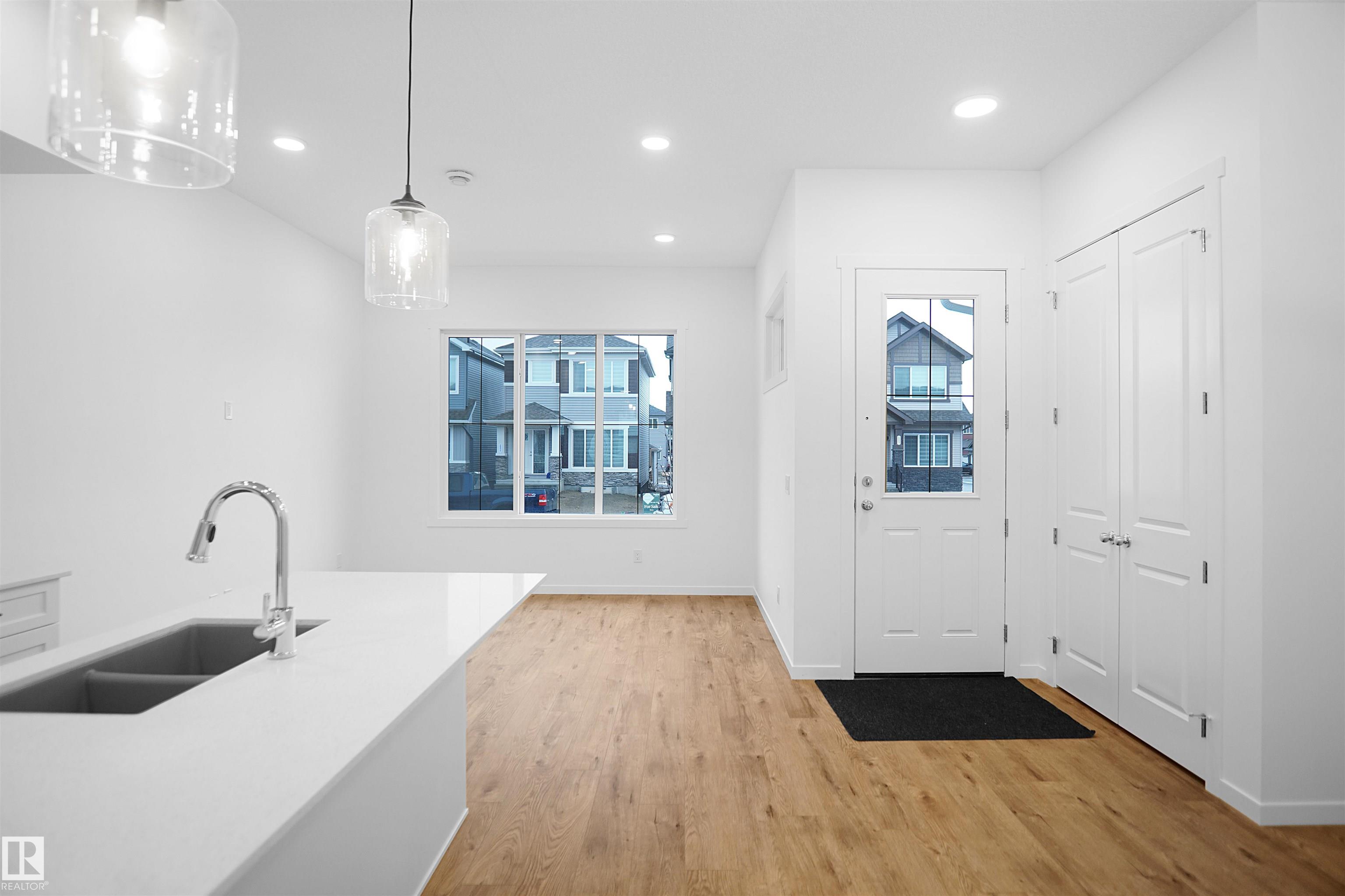 20605 42 Avenue NW, Edgemont, Edmonton