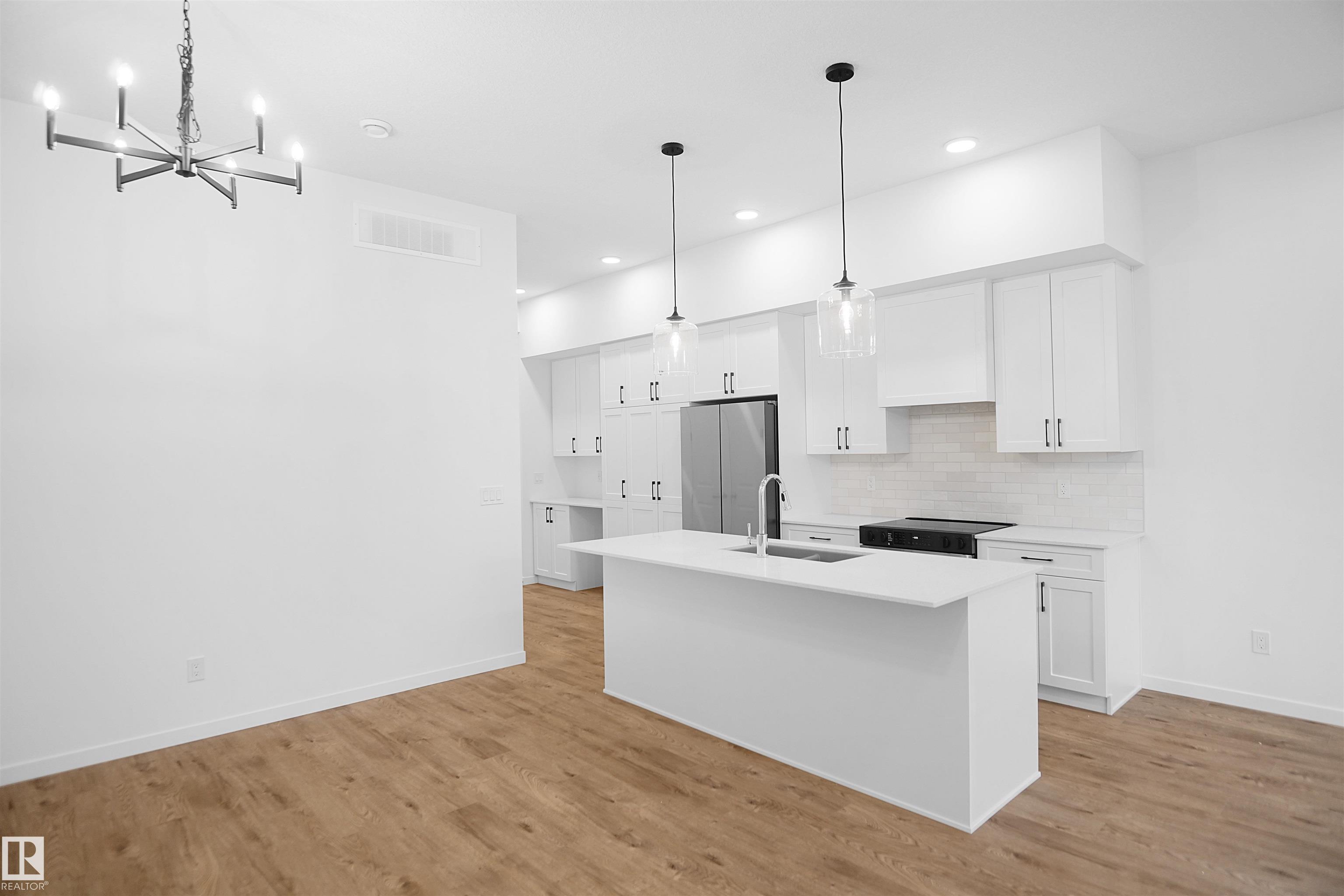 Photo 7 at 20605 42 Avenue NW, Edgemont, Edmonton