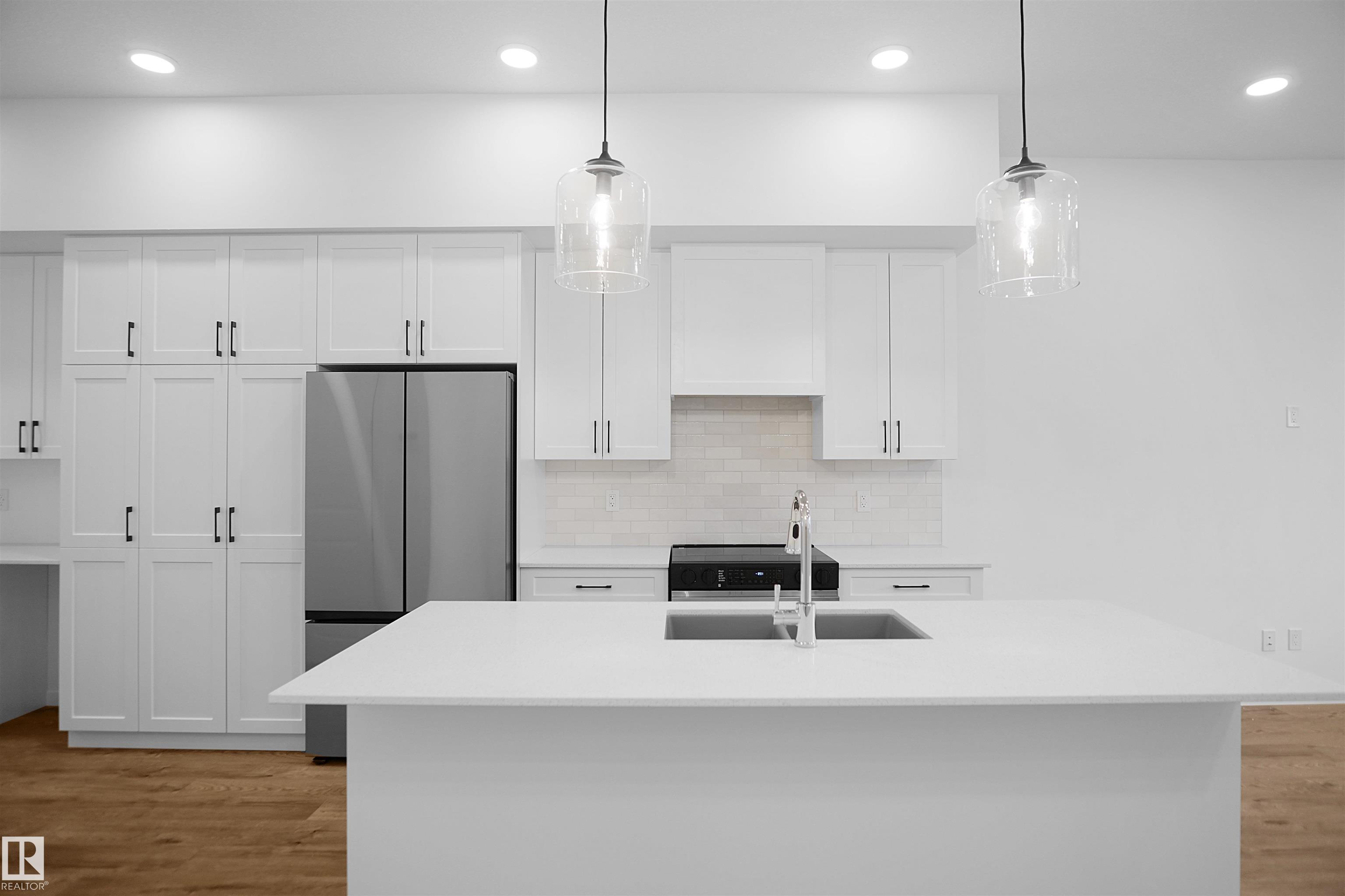 Photo 10 at 20605 42 Avenue NW, Edgemont, Edmonton
