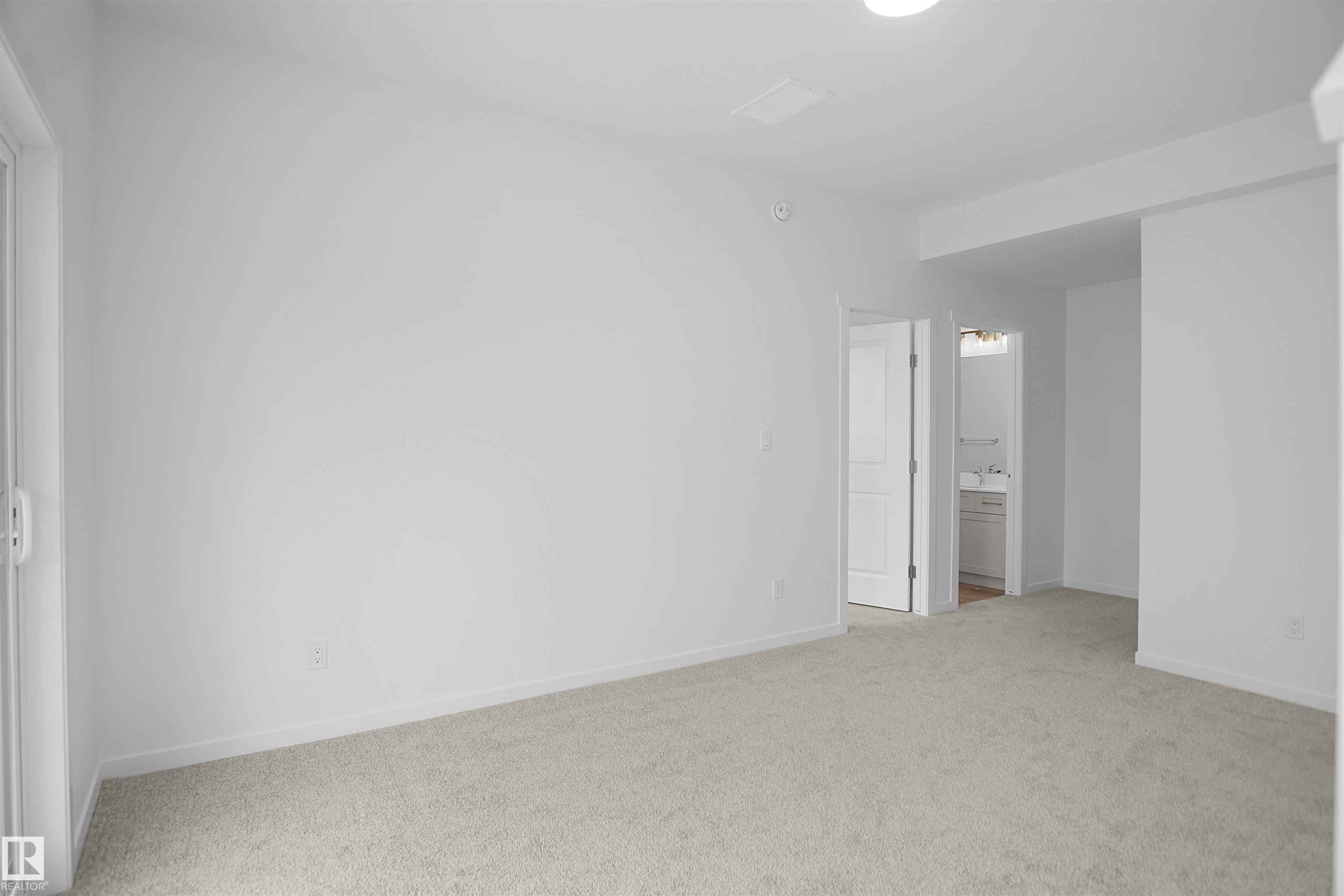 https://zimg.paragon.ice.com/ParagonImages/Property/PM/RAE/225404200/30/0/0/35b6c5bb3ce55133a86d9062a2cecb9e/1/a8ce177a95357820a32543b7906e1ea0/225404200-B4840CF9-9B2B-4428-90BA-BCCF5B4CC70D.JPG