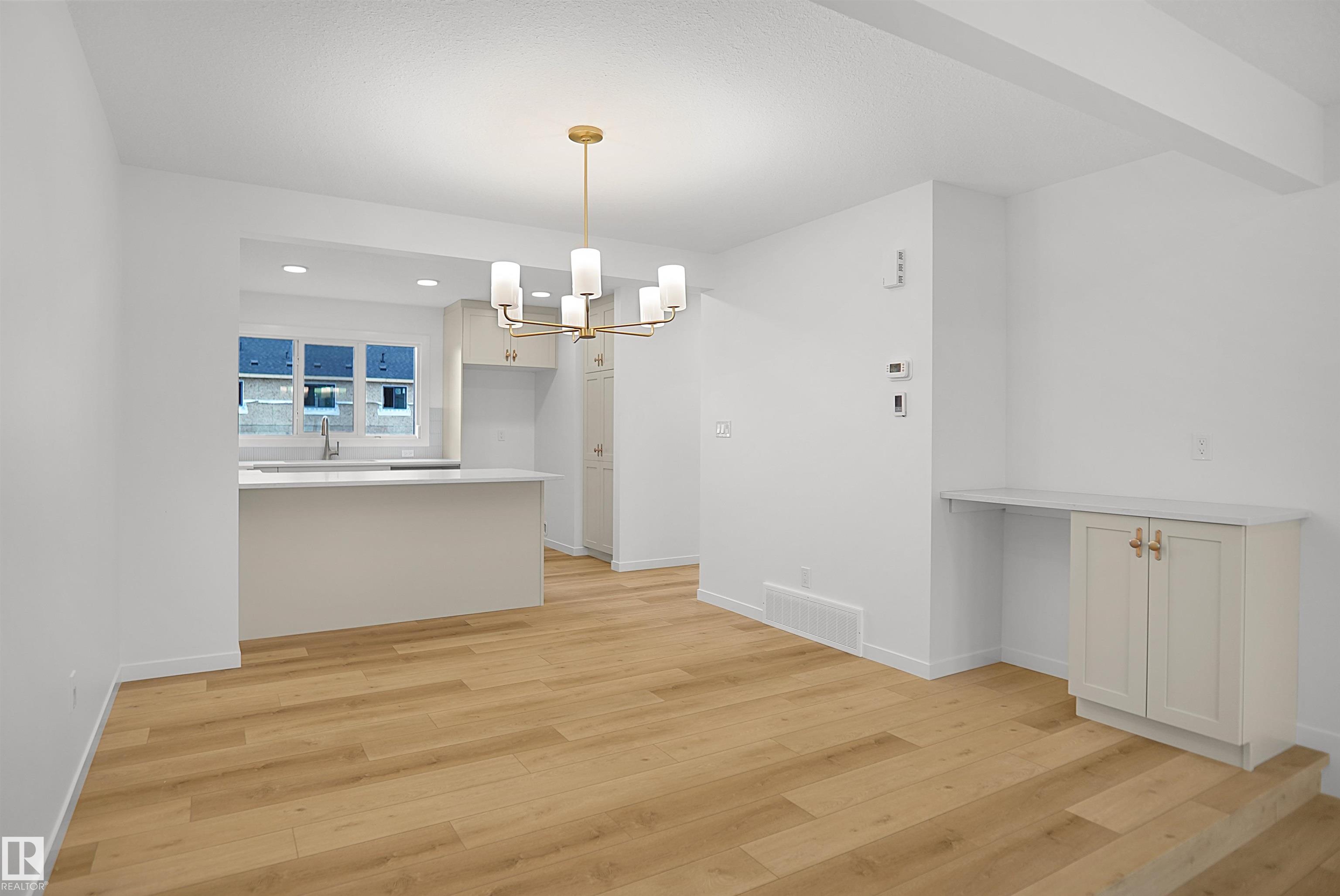 https://zimg.paragon.ice.com/ParagonImages/Property/PM/RAE/225404201/8/0/0/90e90eba487dbec260446b0de6dc649f/1/ae32a3d1b71be399d65572469d972474/225404201-ad5eedce-c2e1-426d-83b9-1d0bdce92f84.JPG