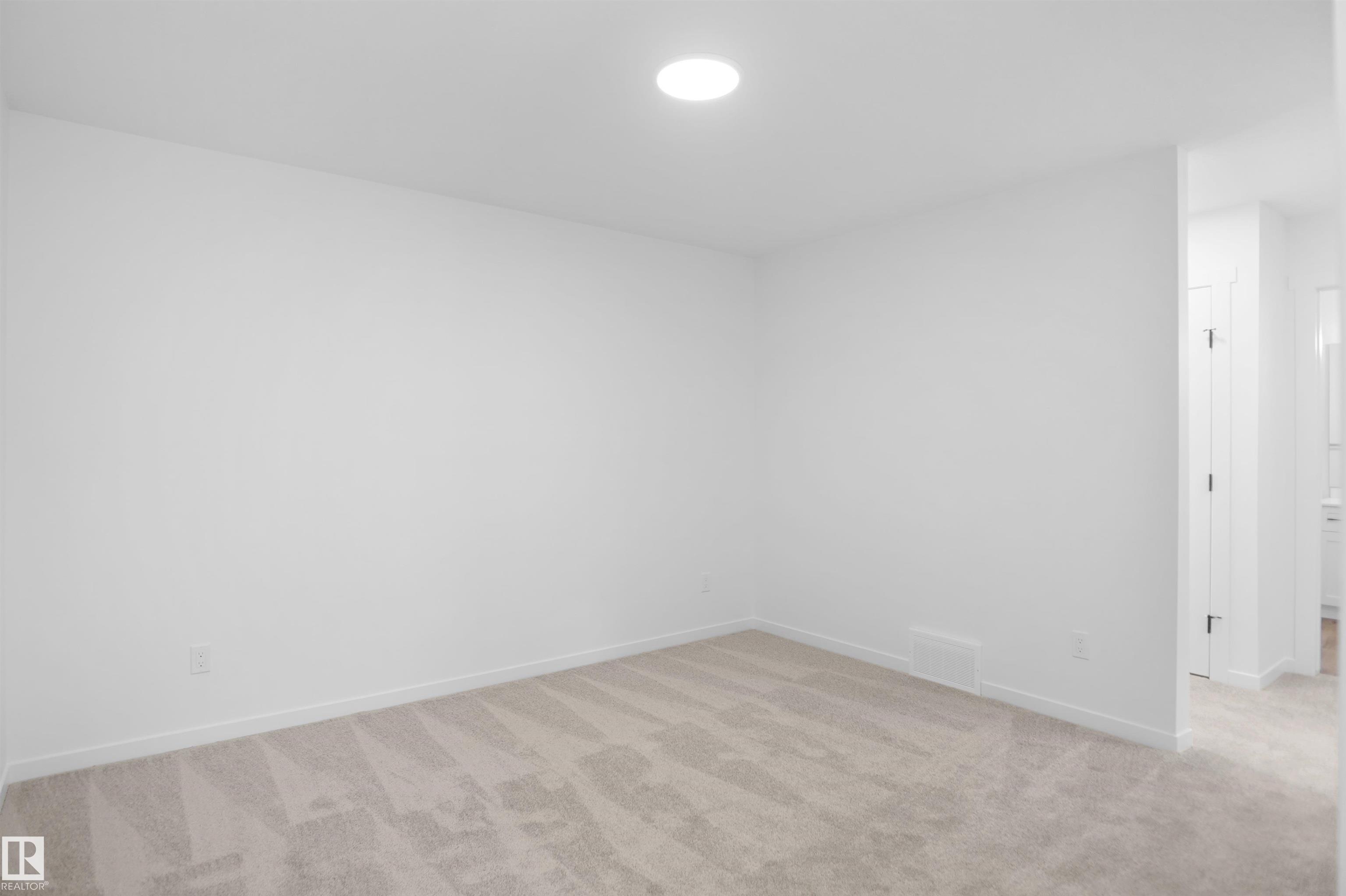 https://zimg.paragon.ice.com/ParagonImages/Property/PM/RAE/225404214/16/0/0/455fa2e9e93efdcfde9268d29e406c1a/1/d088f029562b7de35709a58307bcf0f3/225404214-f74c379e-9fcc-45e2-8fea-07e989d2abf2.JPG