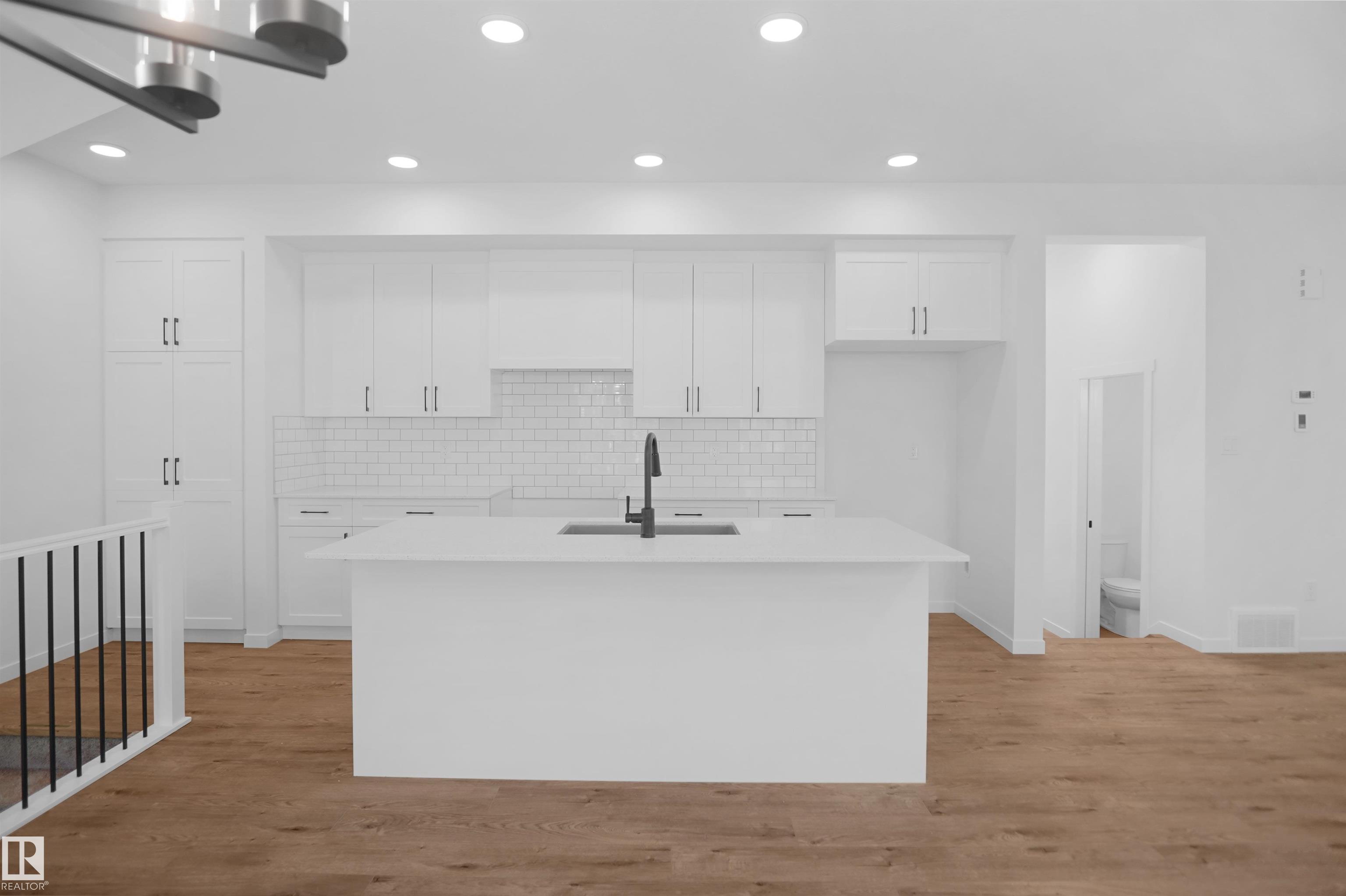 https://zimg.paragon.ice.com/ParagonImages/Property/PM/RAE/225404214/7/0/0/7bdfe87ef0d8b4b9055a8db8298641a9/1/d088f029562b7de35709a58307bcf0f3/225404214-142a3e0b-a86e-482c-b5f9-8c62614d8992.JPG