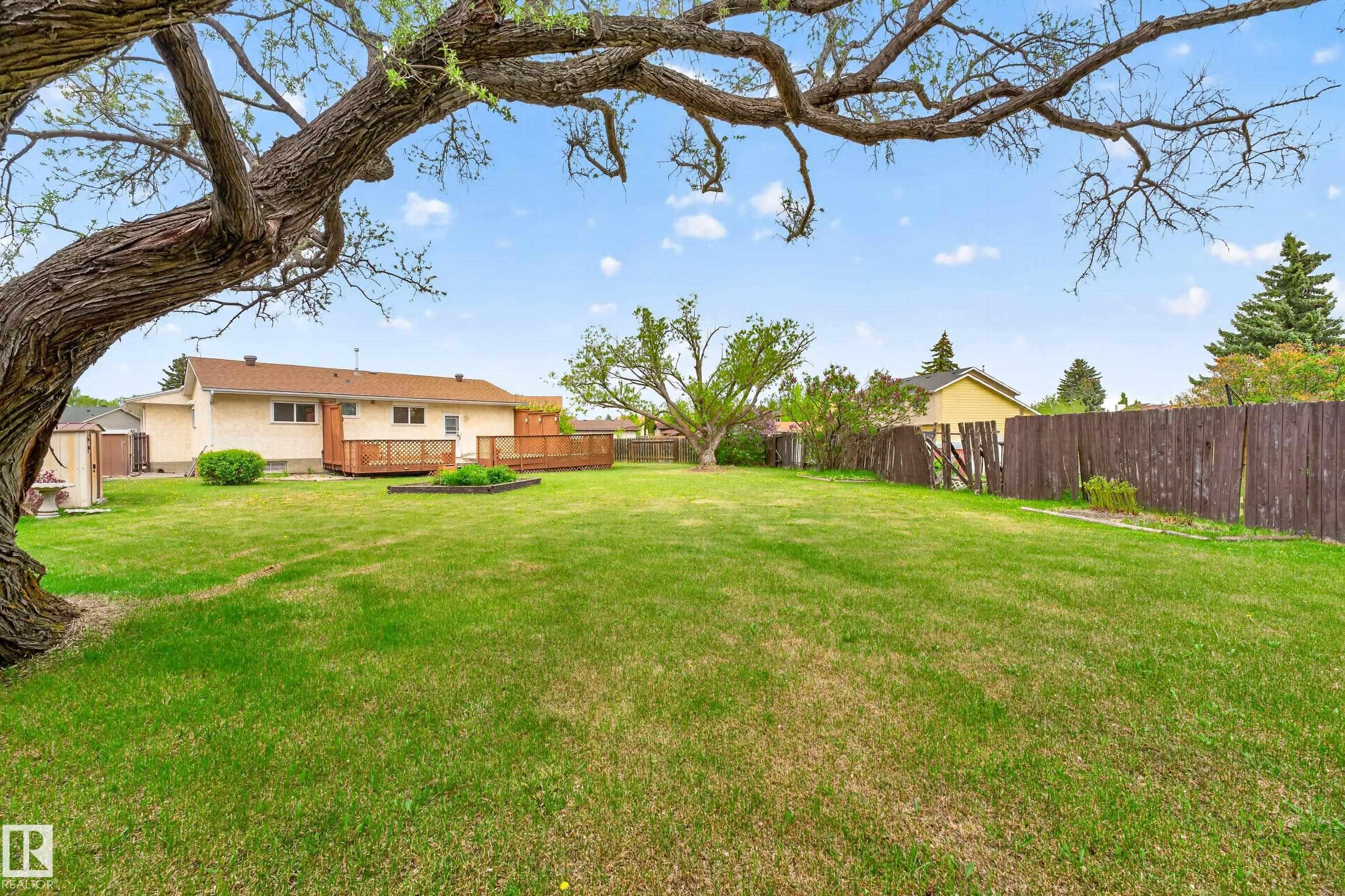 Photo 11 at 11903 138 Avenue NW, Carlisle, Edmonton