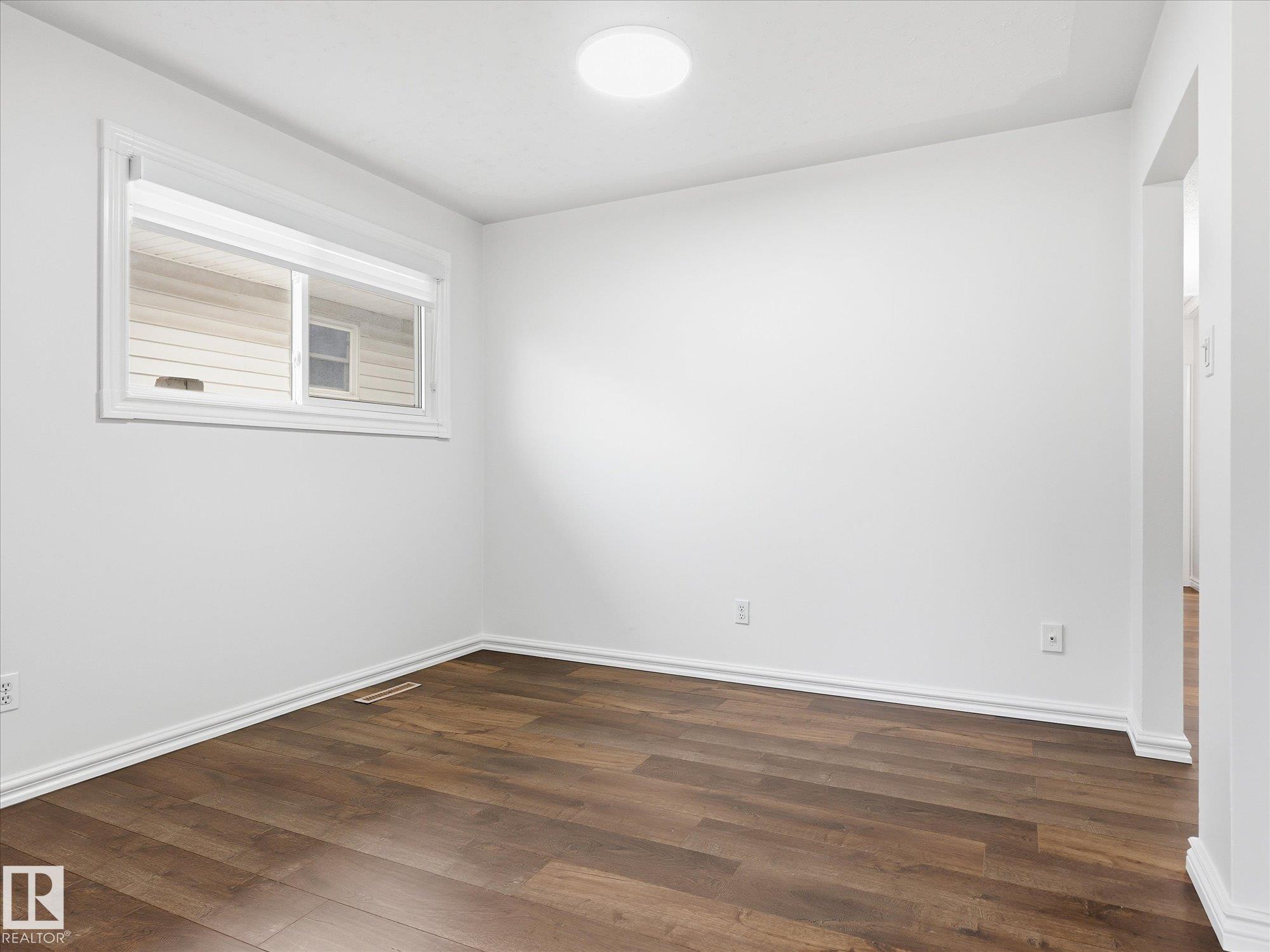 Photo 11 at 13316 136 Avenue NW, Wellington, Edmonton