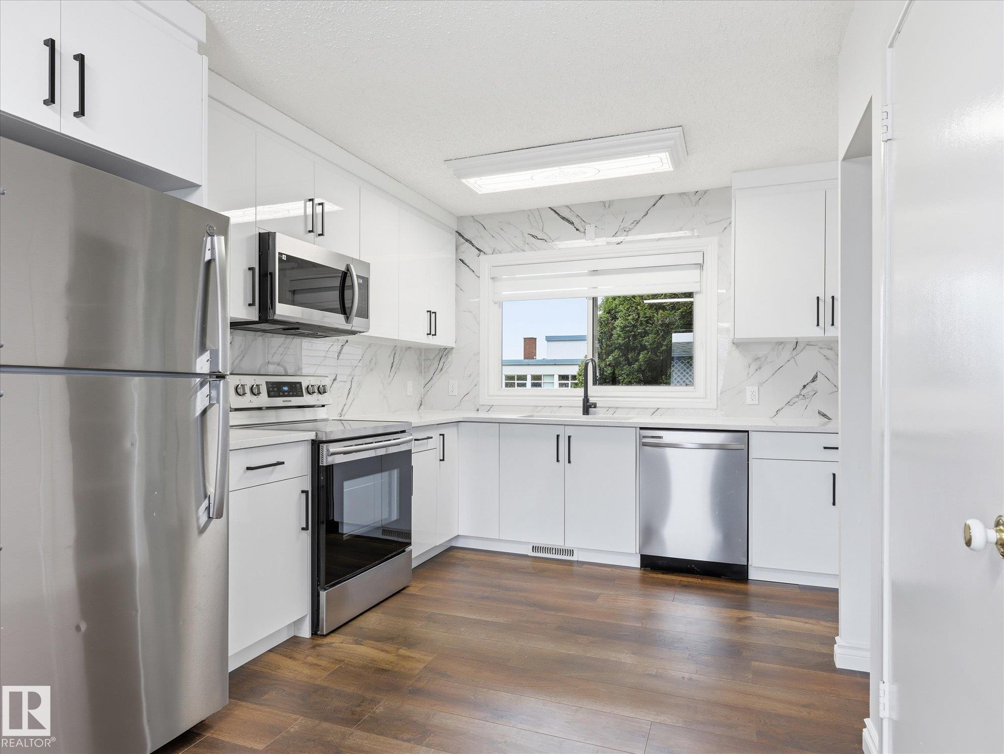 Photo 12 at 13316 136 Avenue NW, Wellington, Edmonton