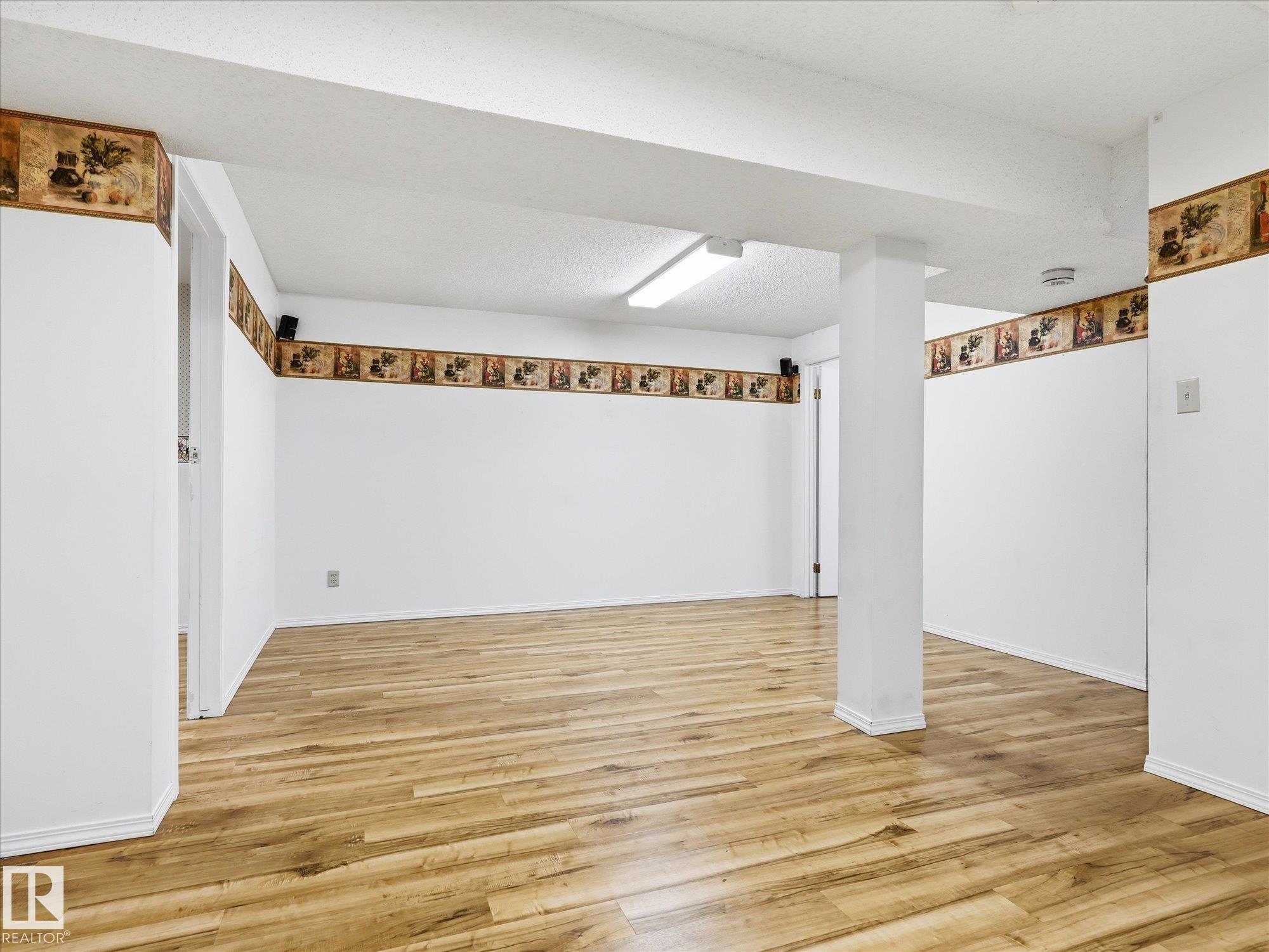 Photo 26 at 13316 136 Avenue NW, Wellington, Edmonton