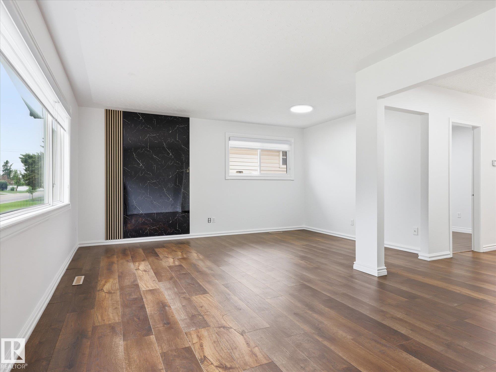 Photo 9 at 13316 136 Avenue NW, Wellington, Edmonton