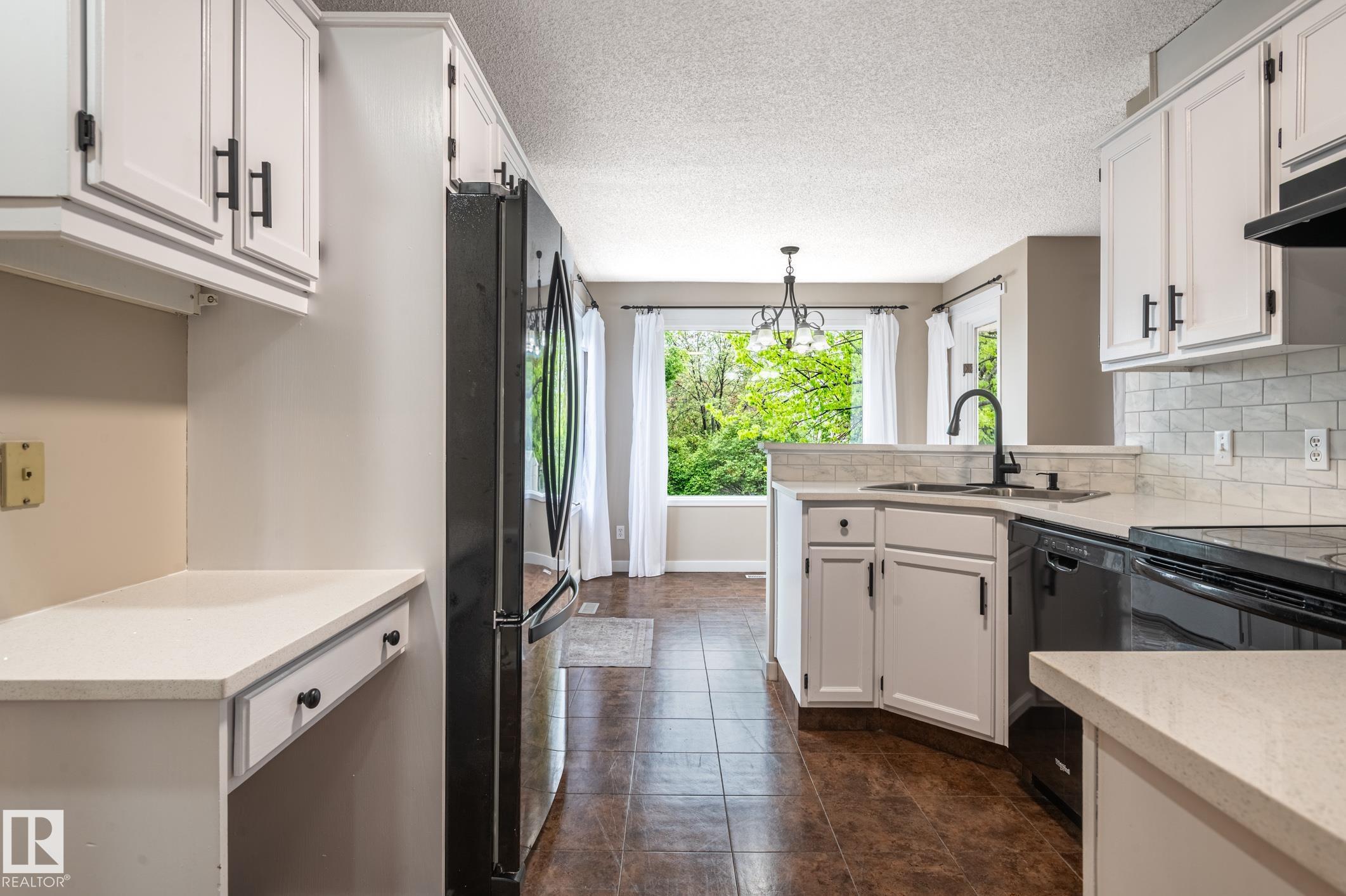 Photo 15 at 16811 91 Street NW, Klarvatten, Edmonton