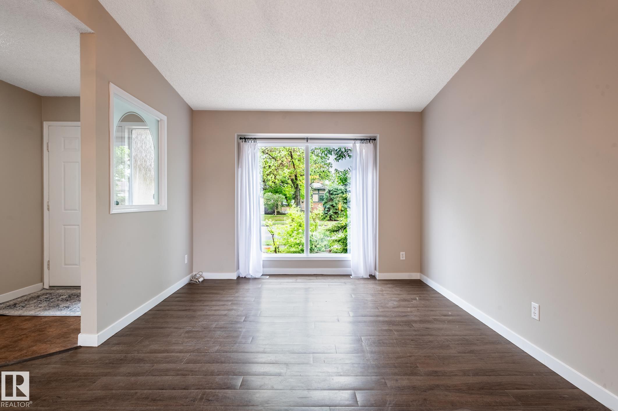 Photo 6 at 16811 91 Street NW, Klarvatten, Edmonton