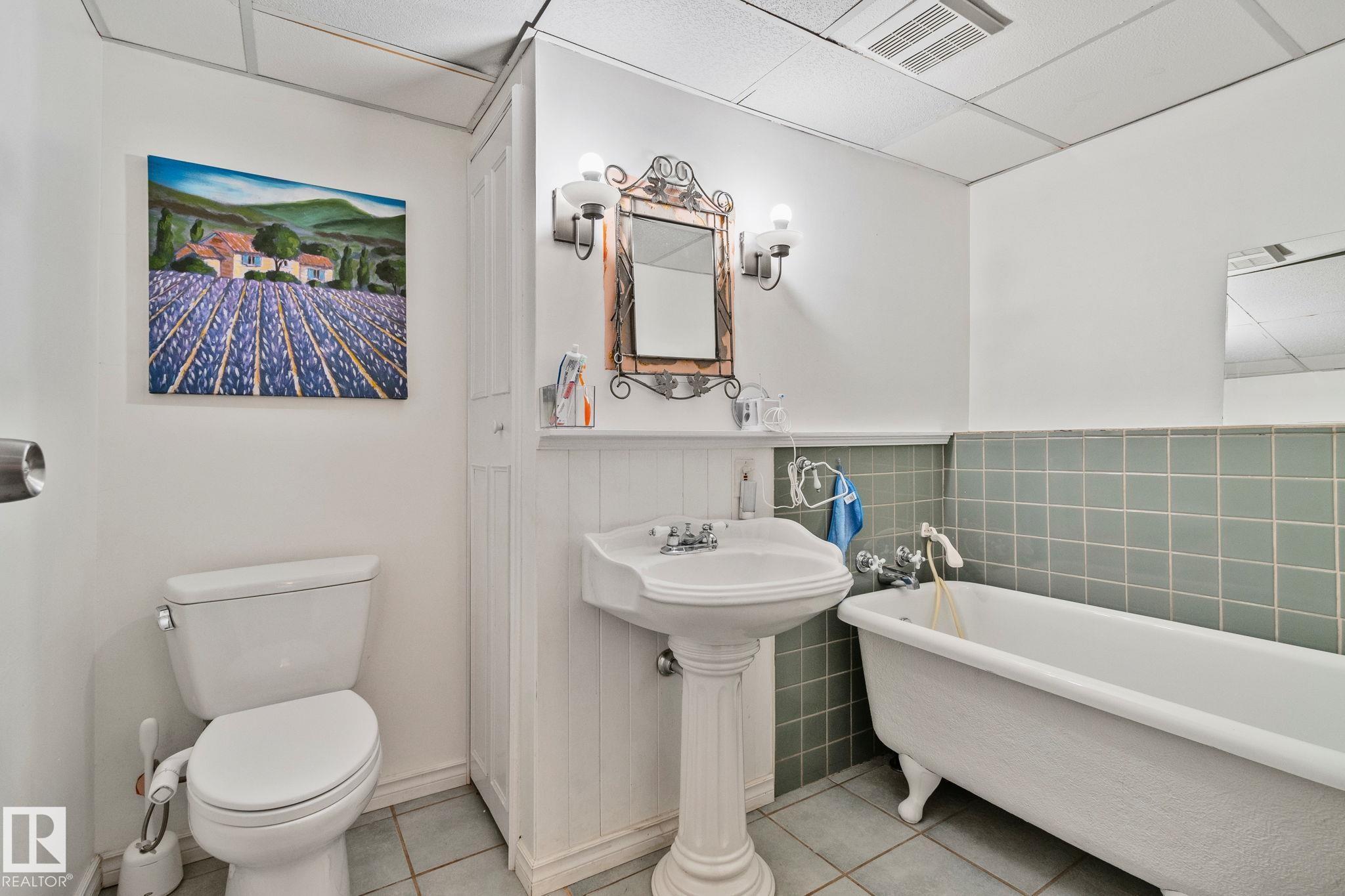 Photo 19 at 34 Beacon Crescent, Braeside, St. Albert