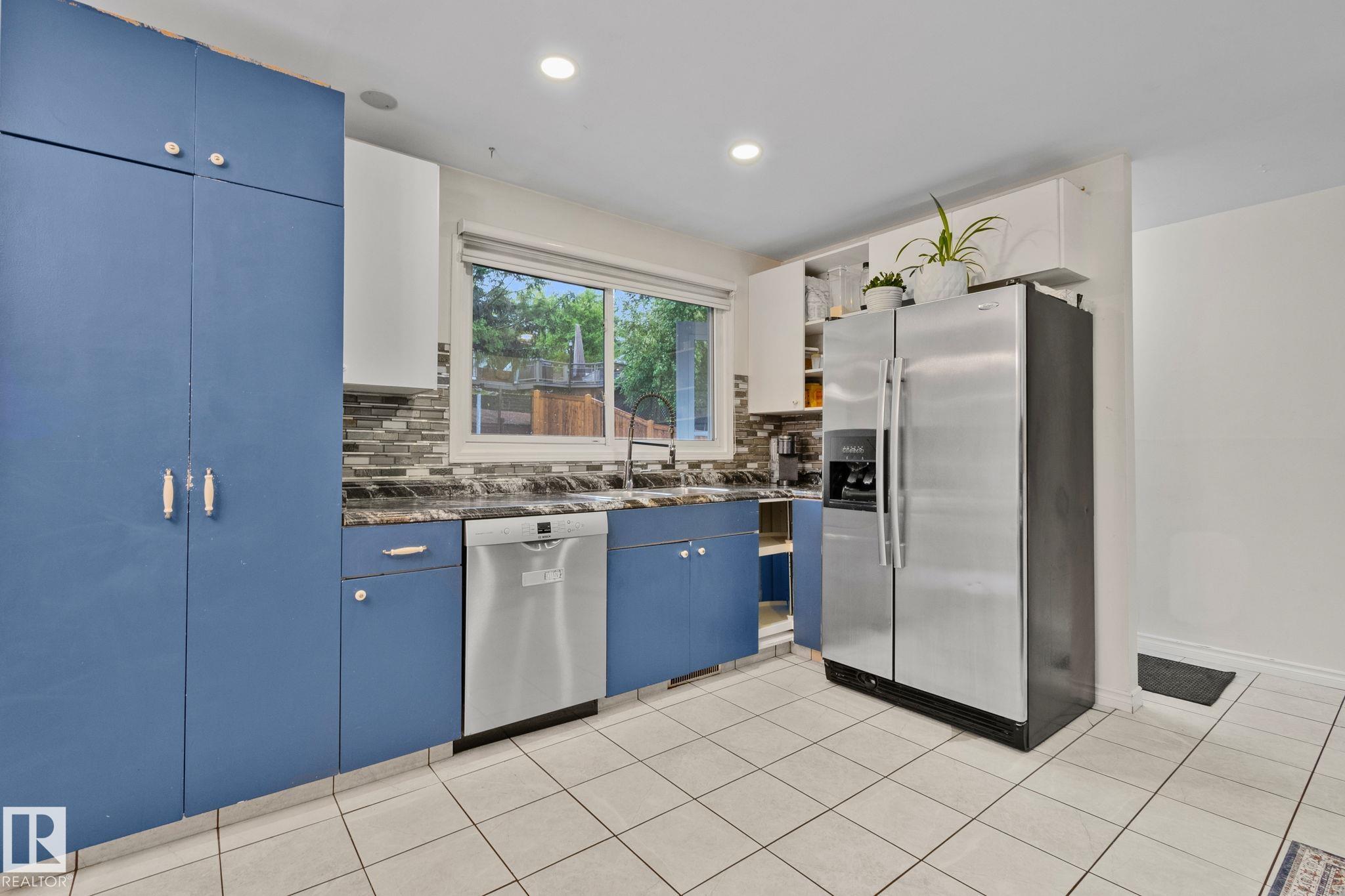 Photo 9 at 34 Beacon Crescent, Braeside, St. Albert