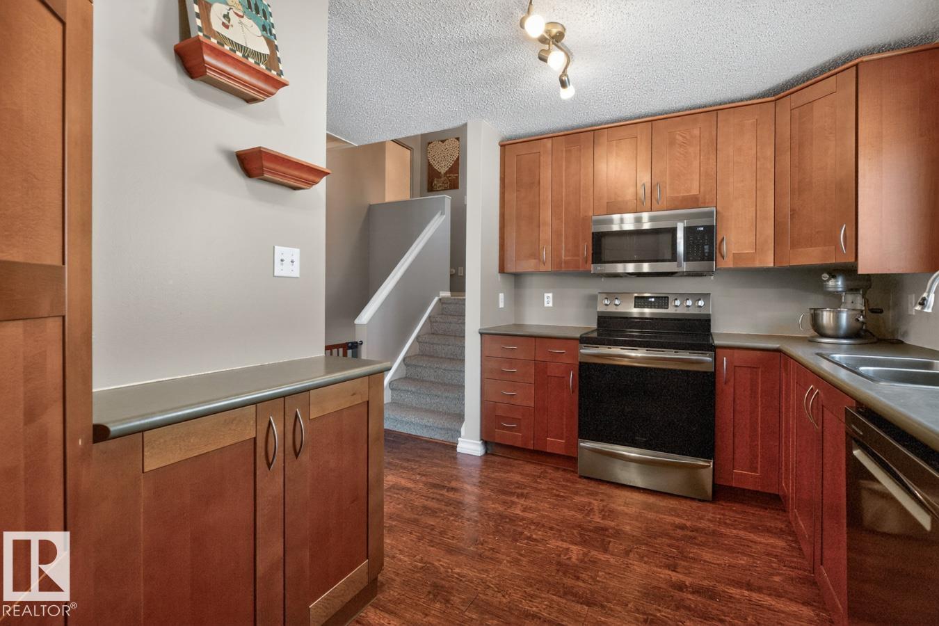 18655 61 Avenue NW, Jamieson Place, Edmonton