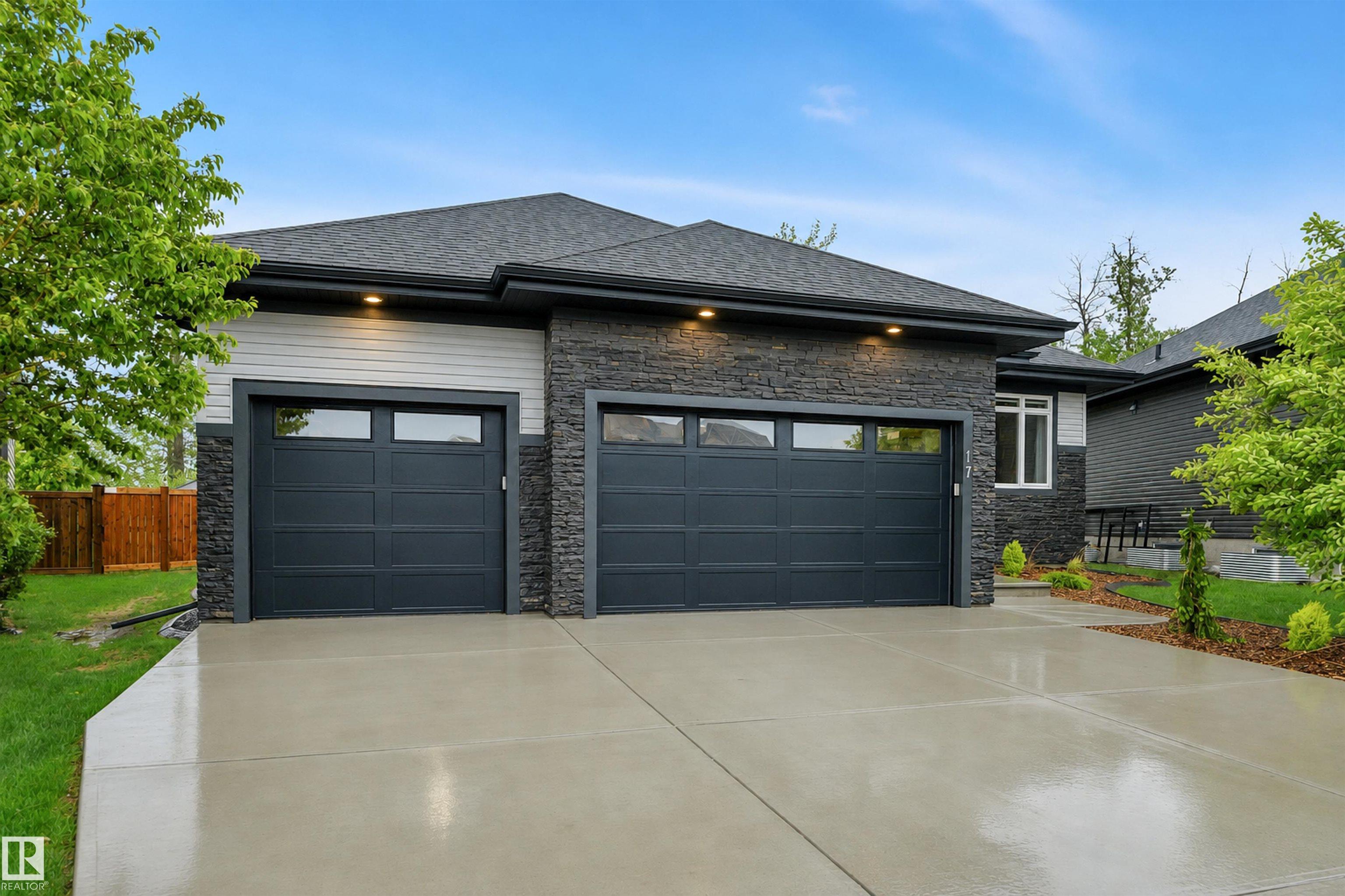 17 Dillworth Crescent, Deer Park, Spruce Grove
