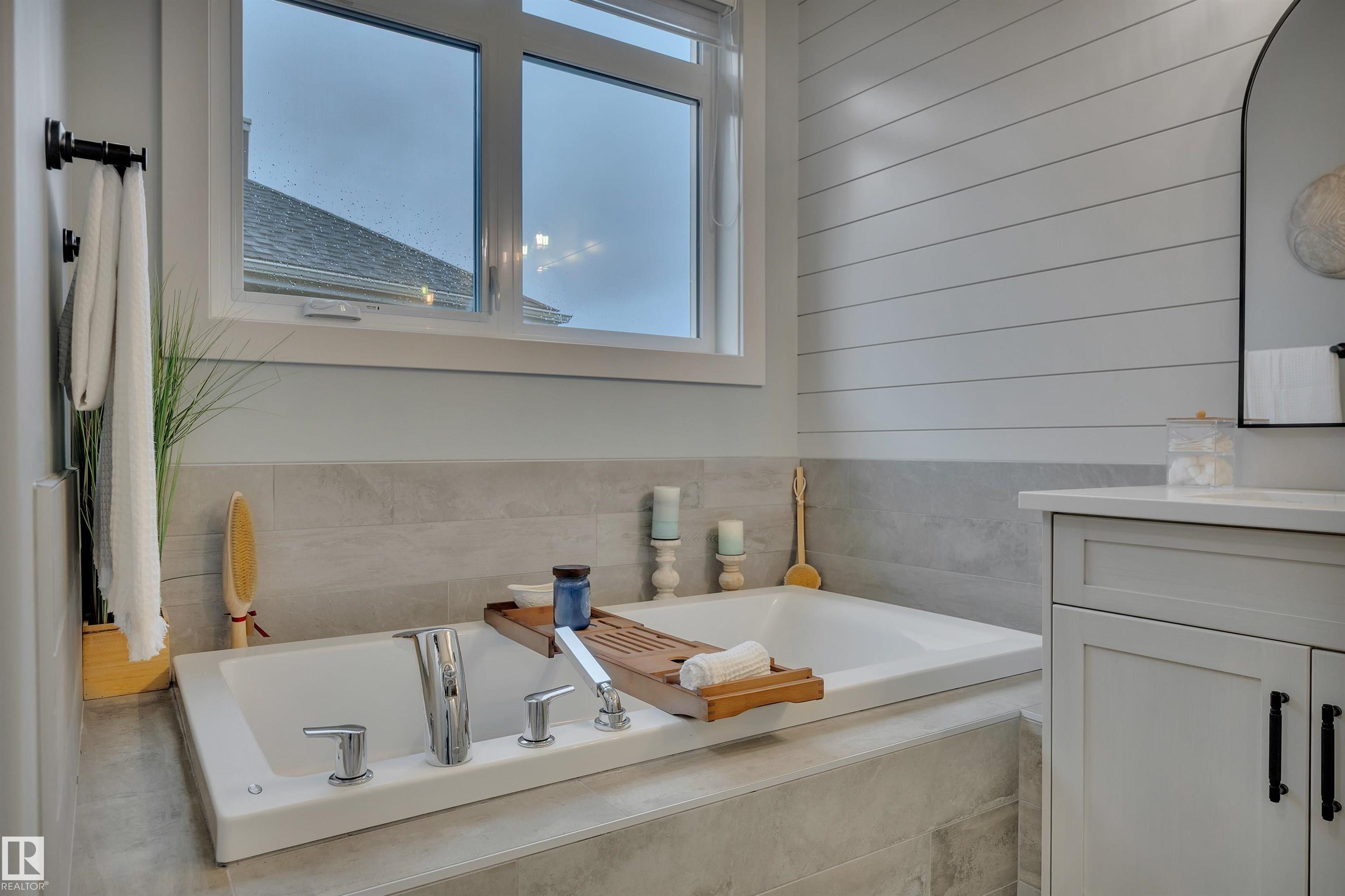 Photo 37 at 17 Dillworth Crescent, Deer Park, Spruce Grove