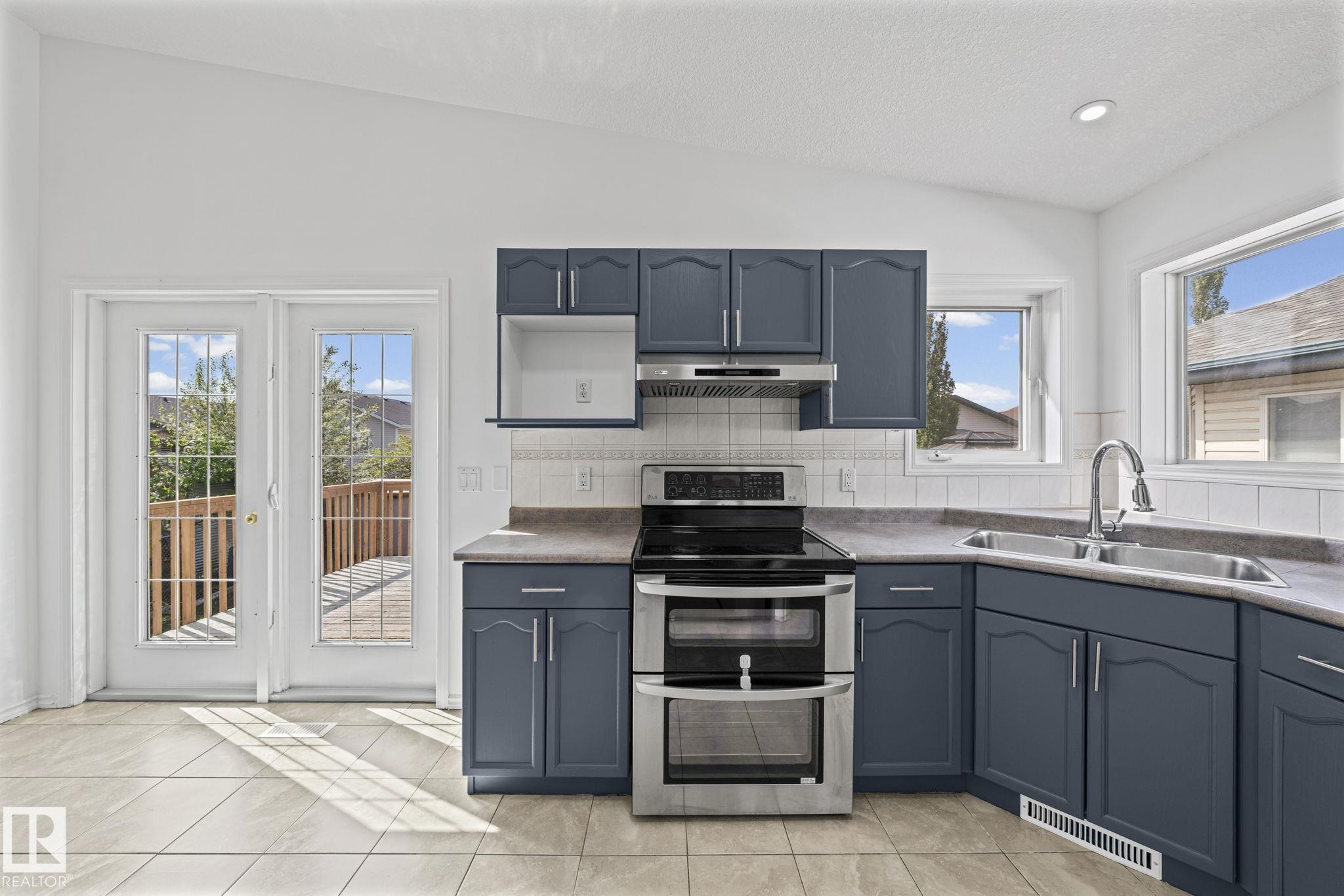 Photo 16 at 6715 165 Avenue NW, Ozerna, Edmonton