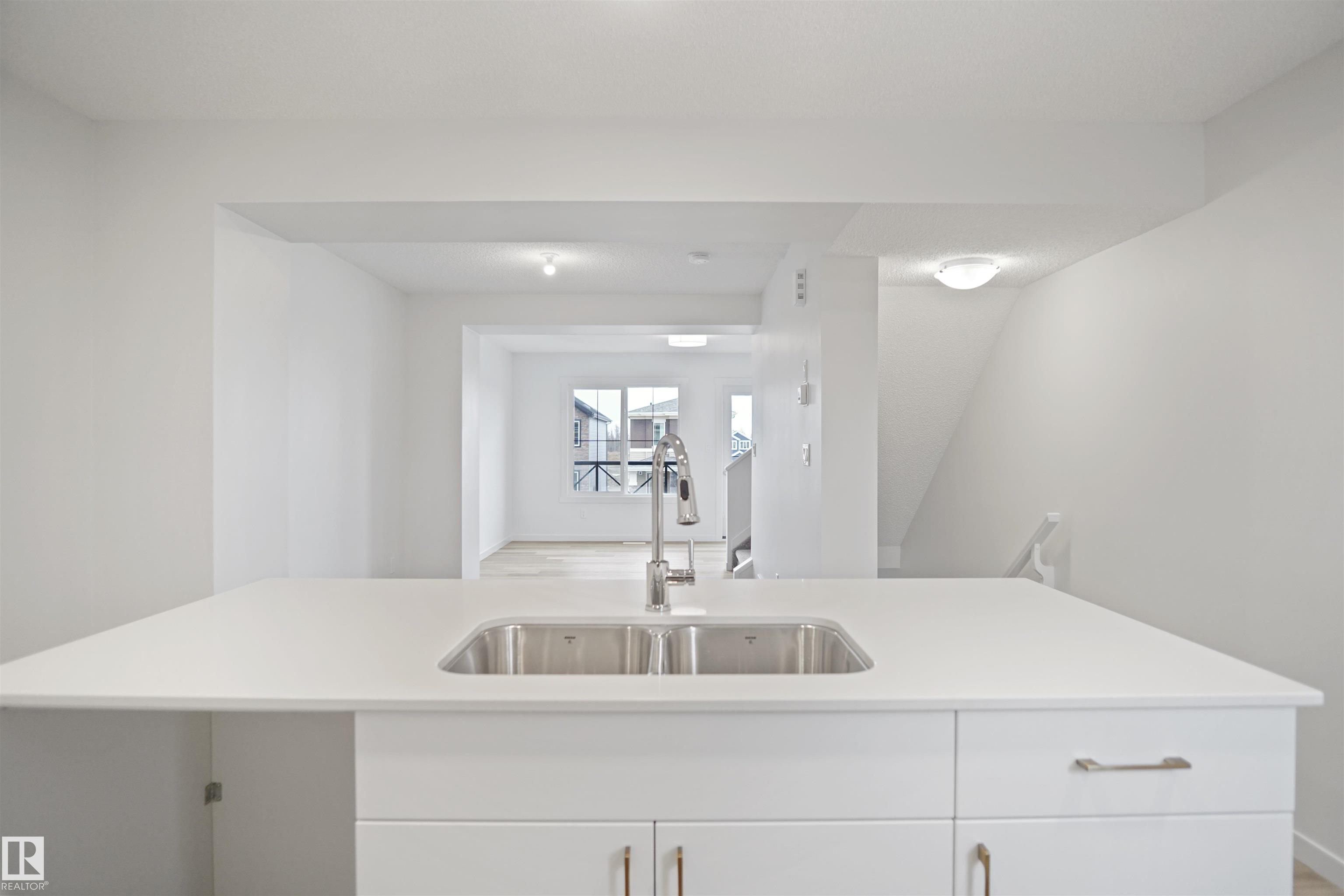 Photo 10 at 7062 Rosenthal Drive NW, Rosenthal, Edmonton