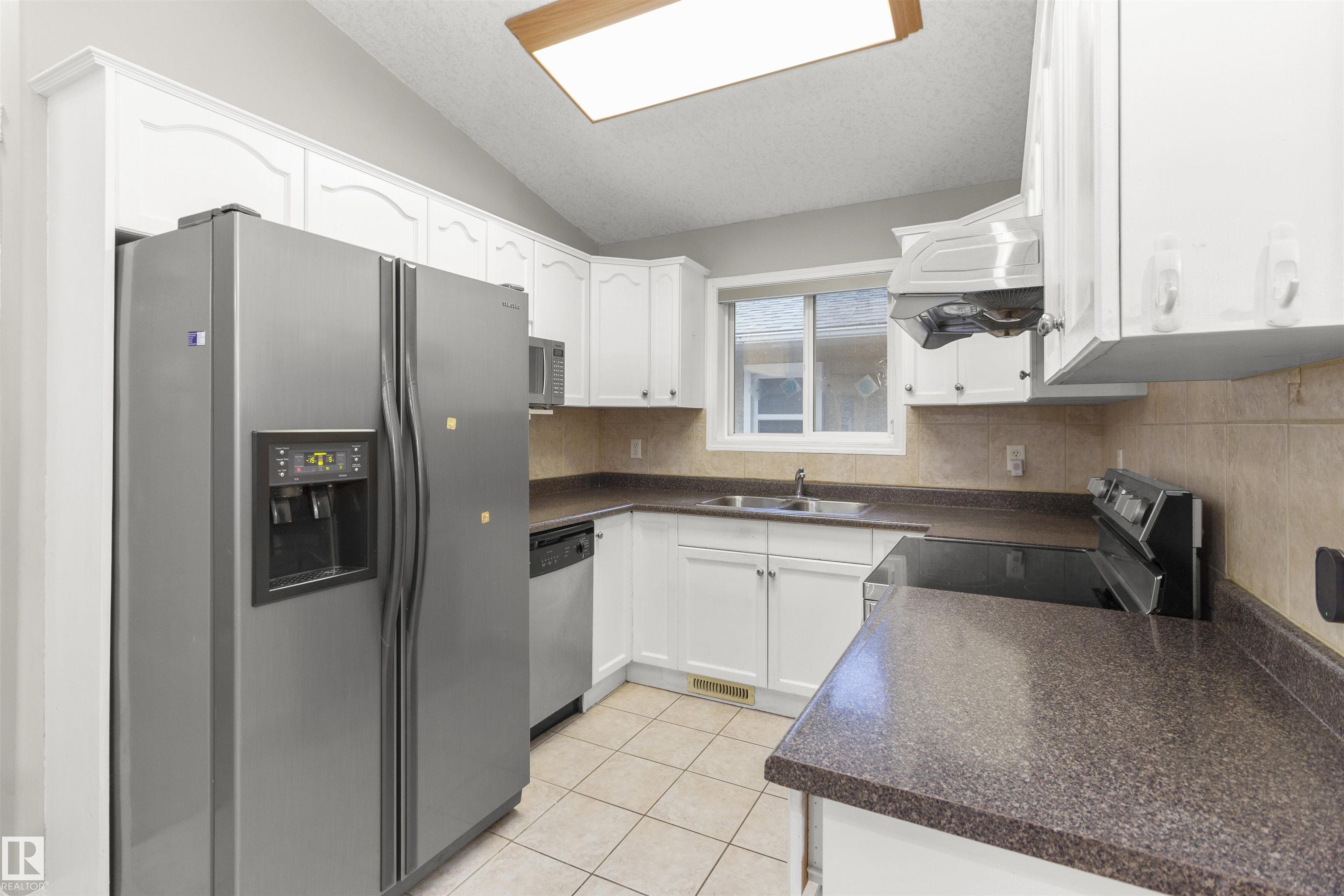 Photo 11 at 11517 83 Street NW, Parkdale, Edmonton