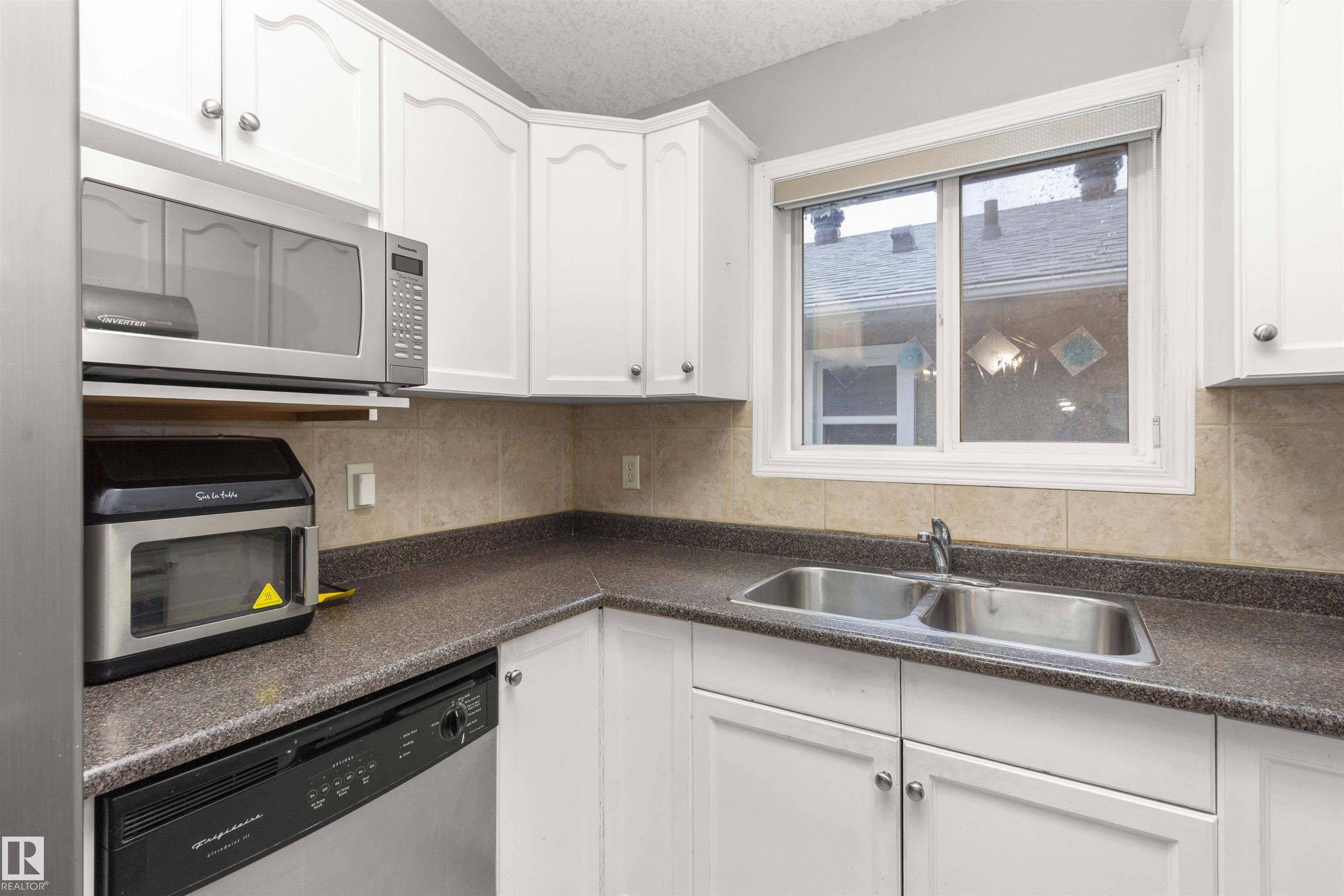 Photo 14 at 11517 83 Street NW, Parkdale, Edmonton