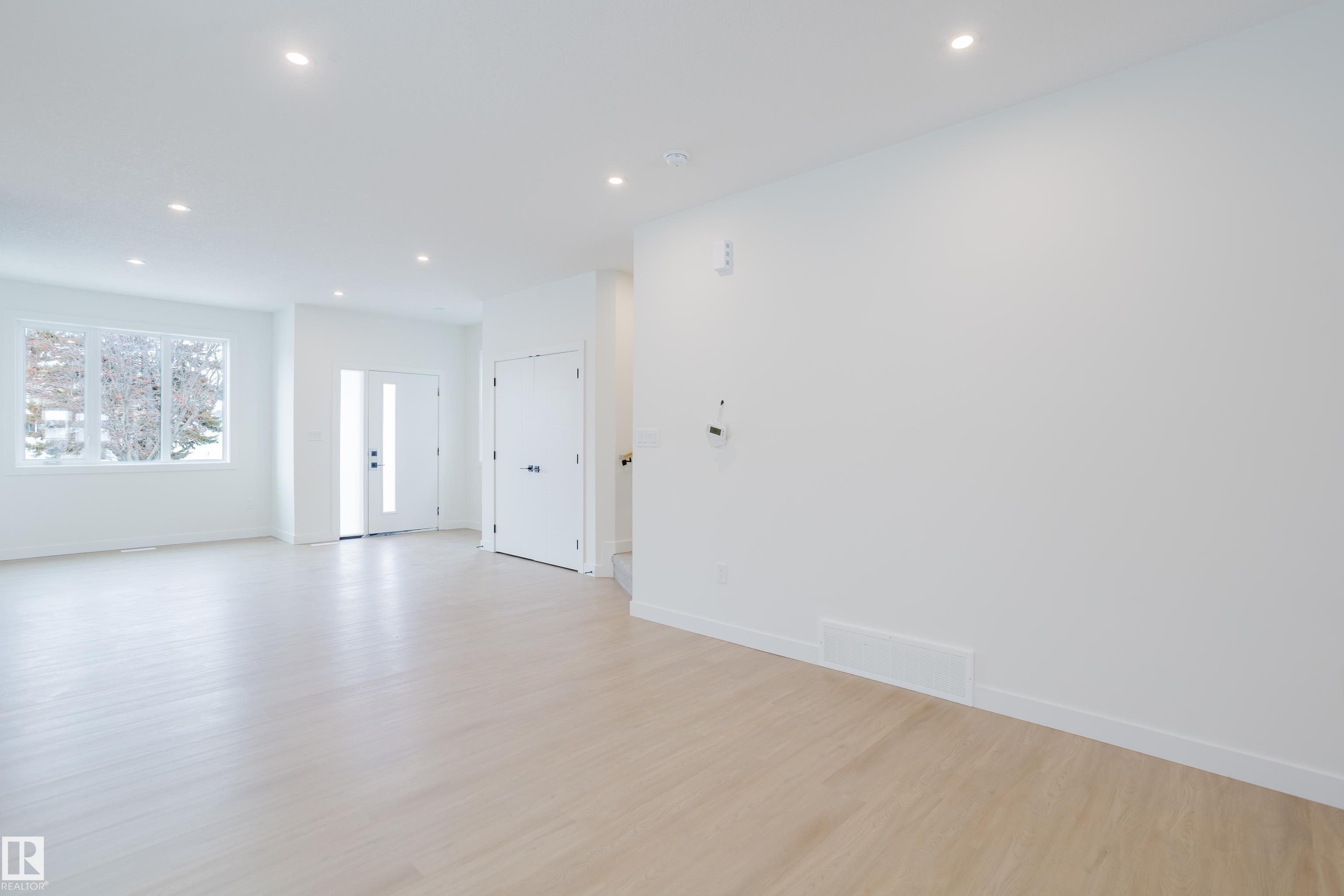 Photo 11 at 9709 157 Street NW, Glenwood, Edmonton
