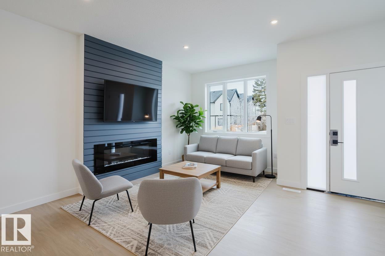 Photo 8 at 9709 157 Street NW, Glenwood, Edmonton