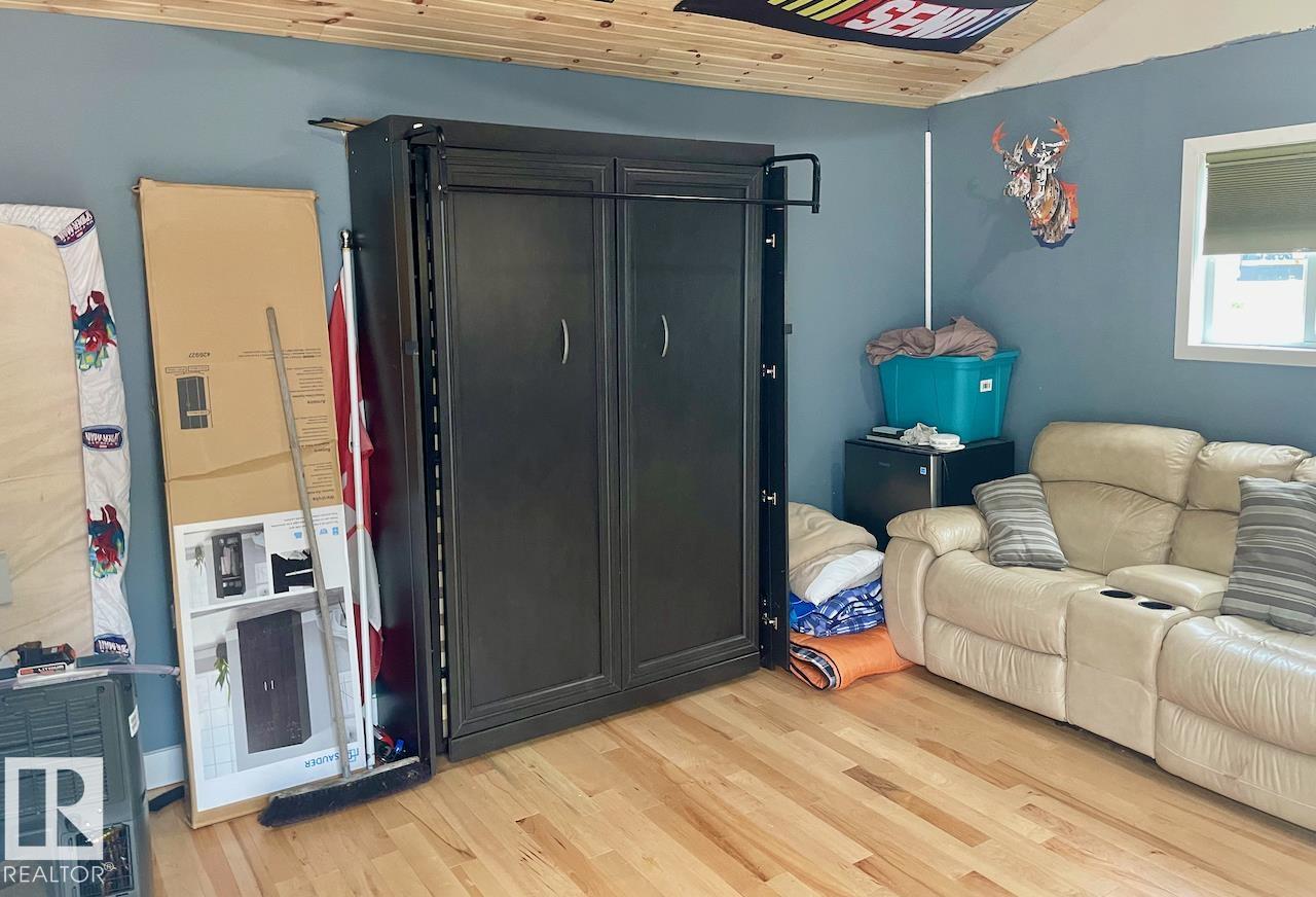 Photo 16 at 16 53207 Hghway 31, The Meadows, Rural Parkland County