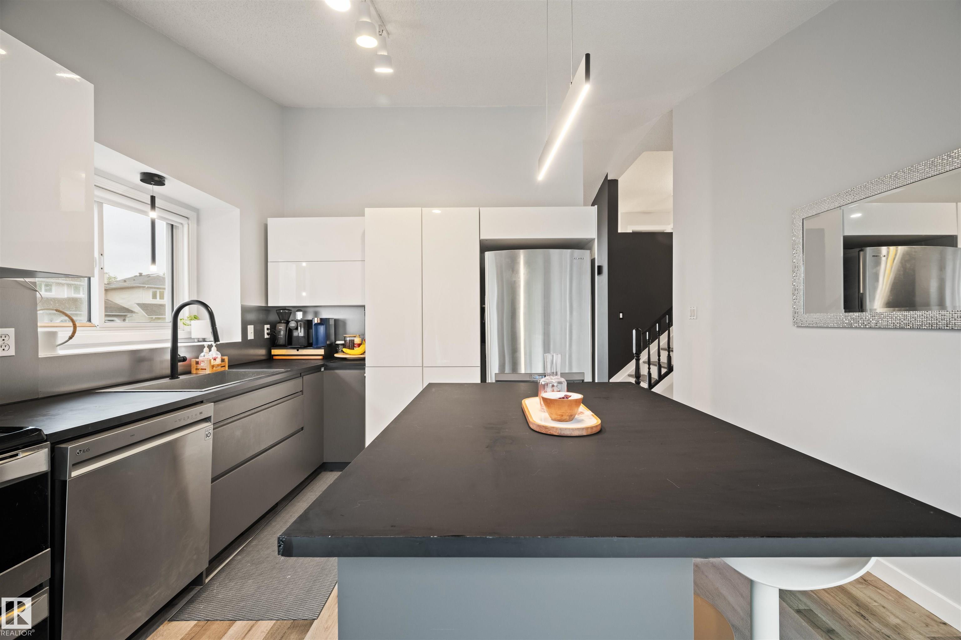 Photo 10 at 315 Buchanan Way NW, Bulyea Heights, Edmonton