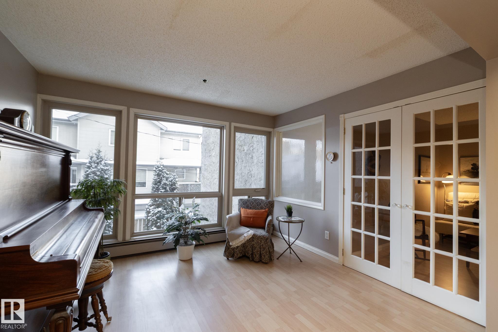 Photo 6 at 203 - 10171 119 Street NW, Wîhkwêntôwin, Edmonton