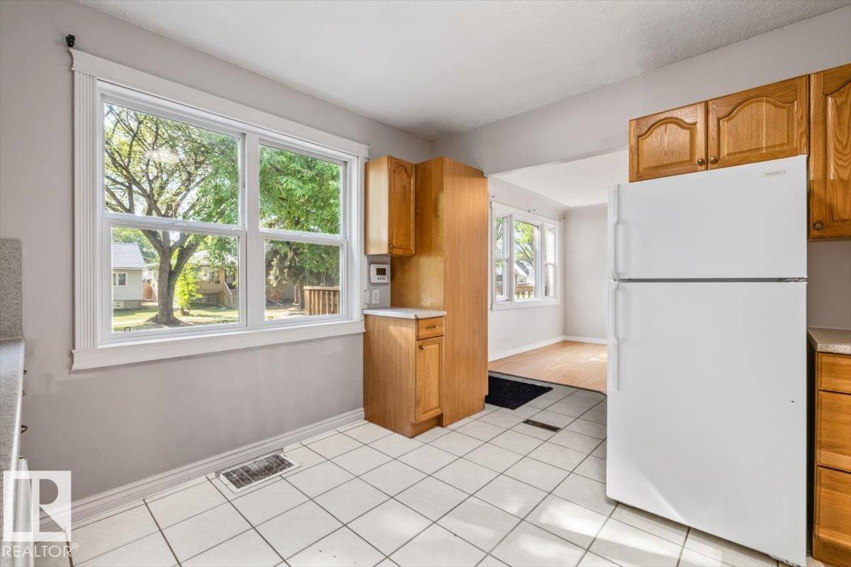Photo 13 at 11241 84 Street NW, Parkdale, Edmonton