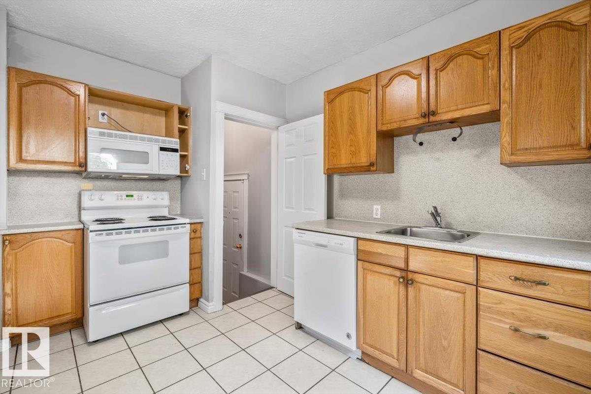 Photo 8 at 11241 84 Street NW, Parkdale, Edmonton