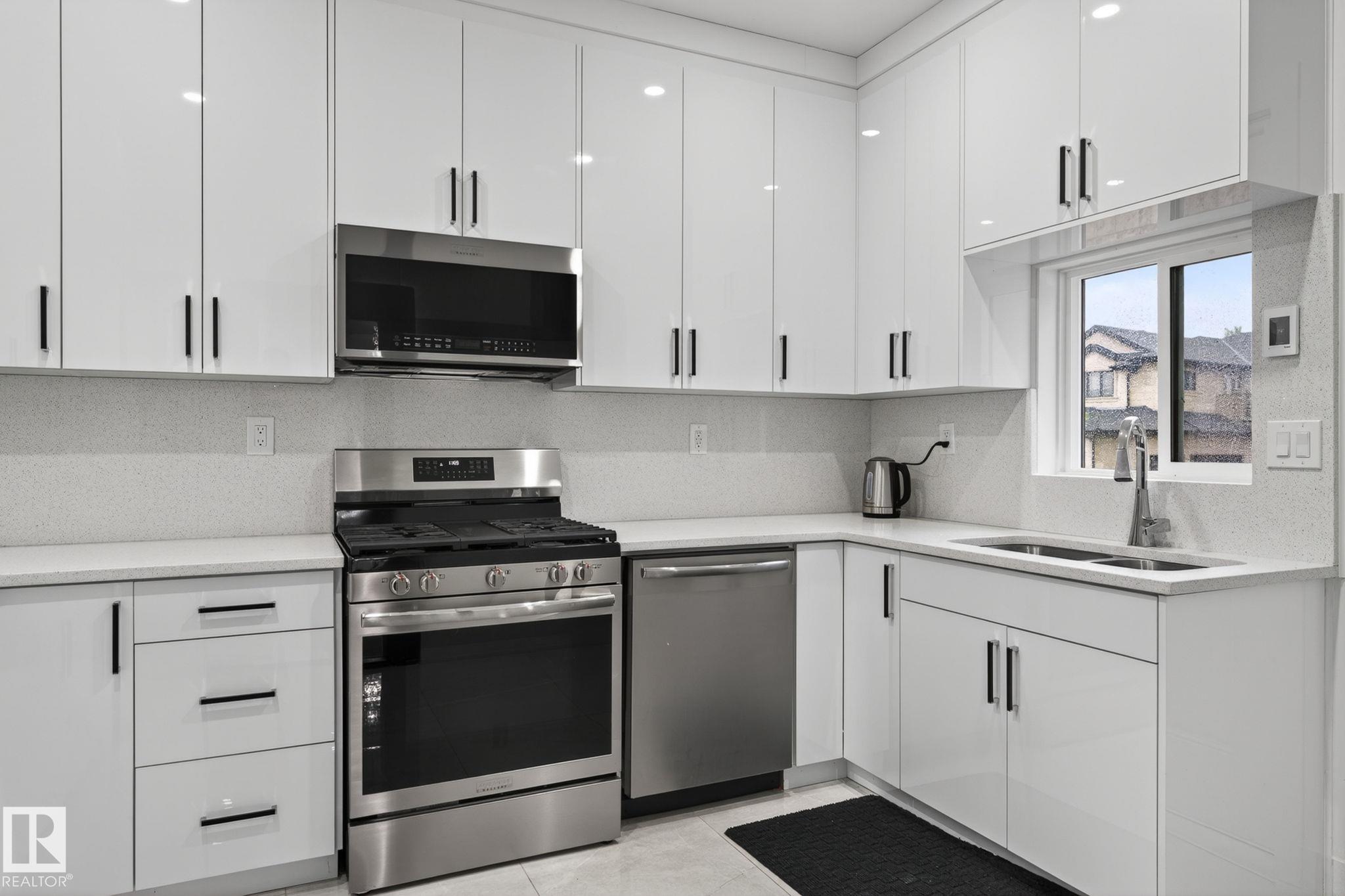 Photo 15 at 7304 164 Avenue NW, Mayliewan, Edmonton