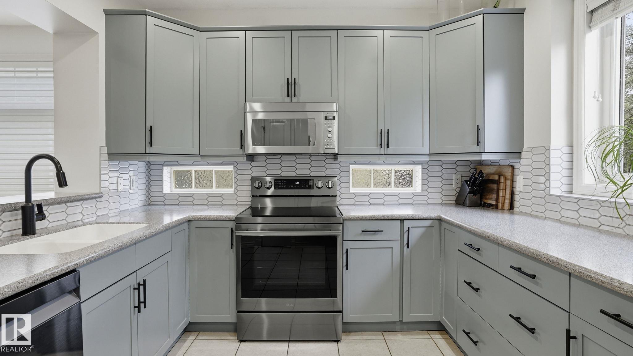 Photo 14 at 9551 73 Avenue NW, Ritchie, Edmonton