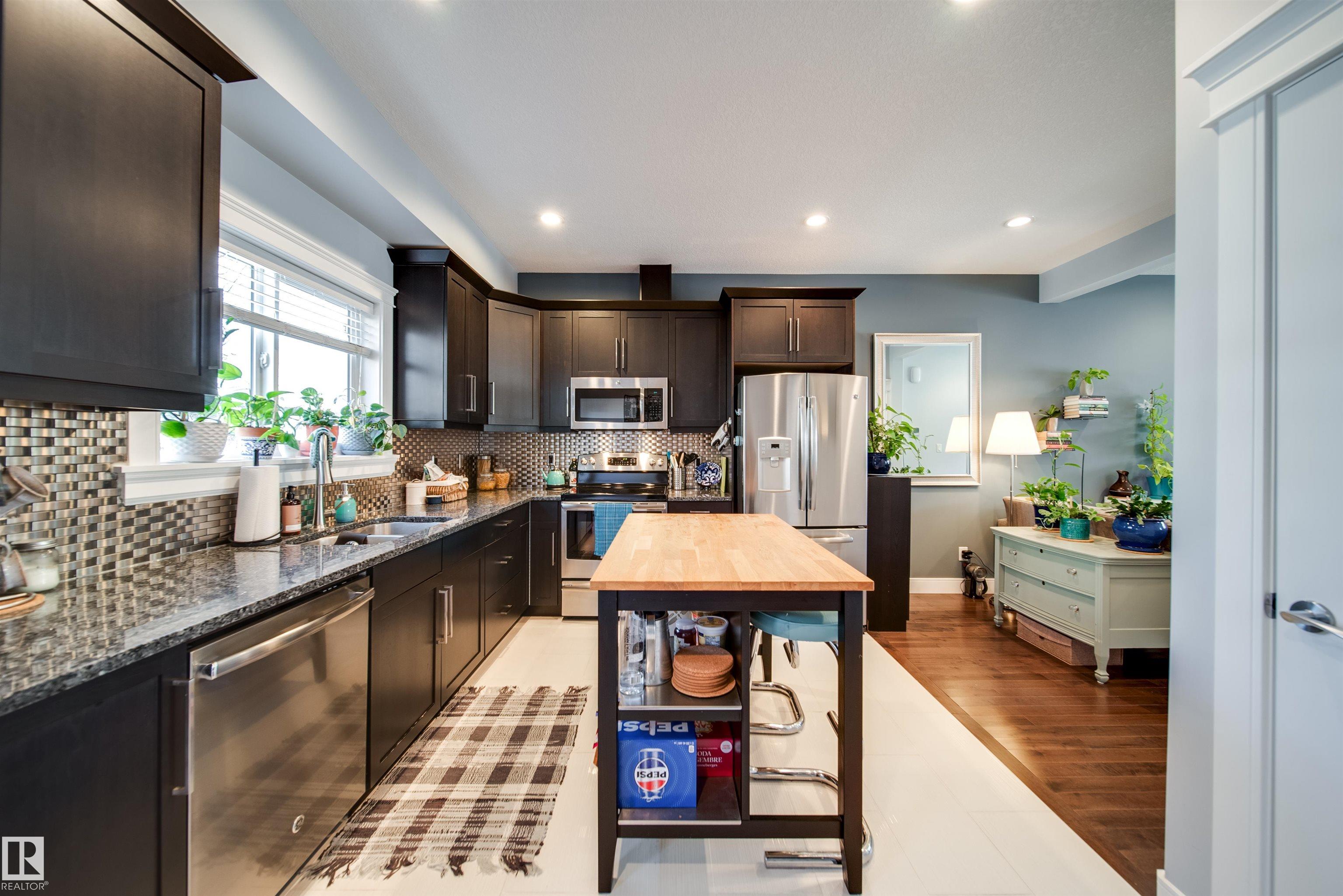 Photo 11 at 12428 113 Avenue NW, Inglewood, Edmonton