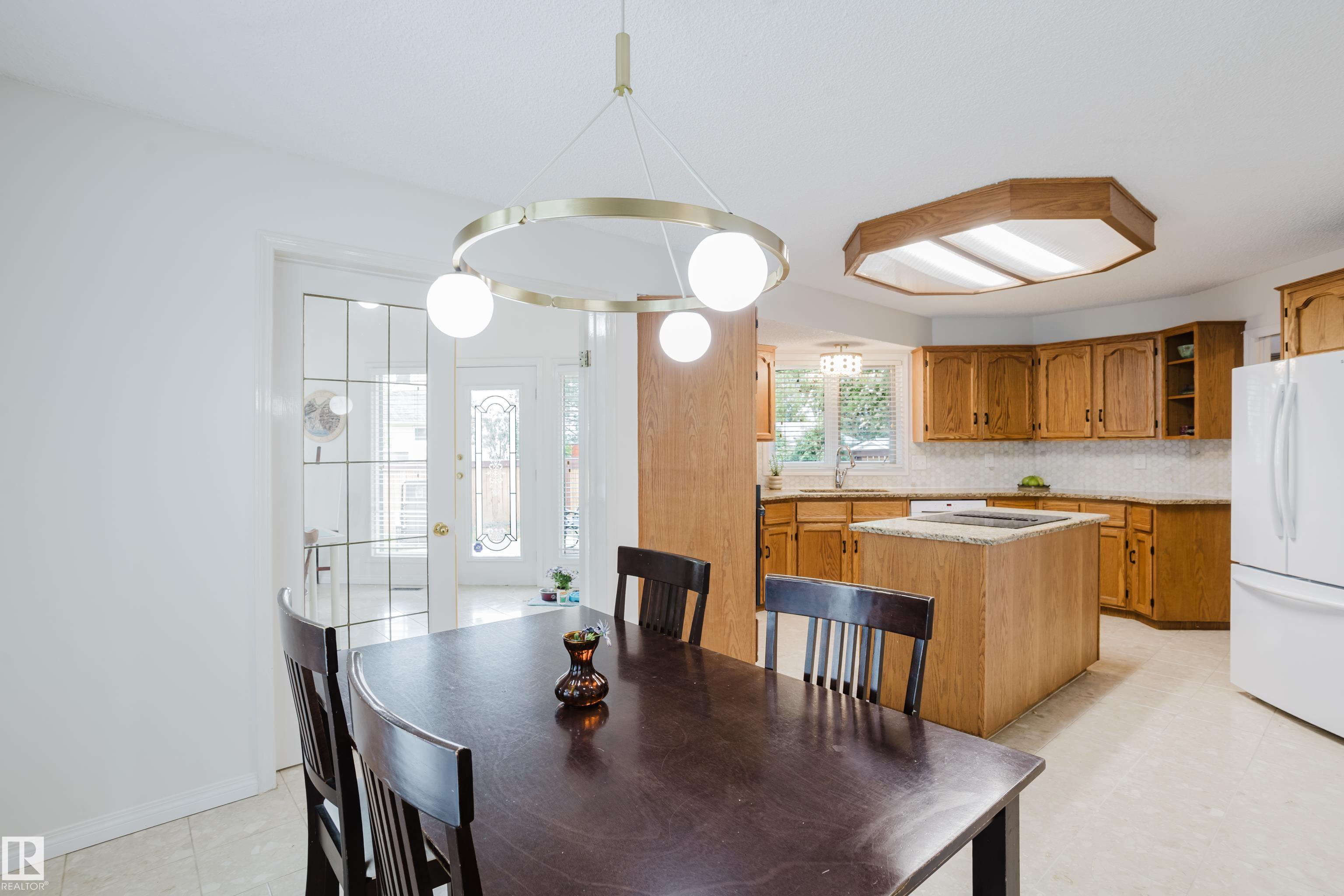Photo 8 at 613 Henderson Street NW, Henderson Estates, Edmonton