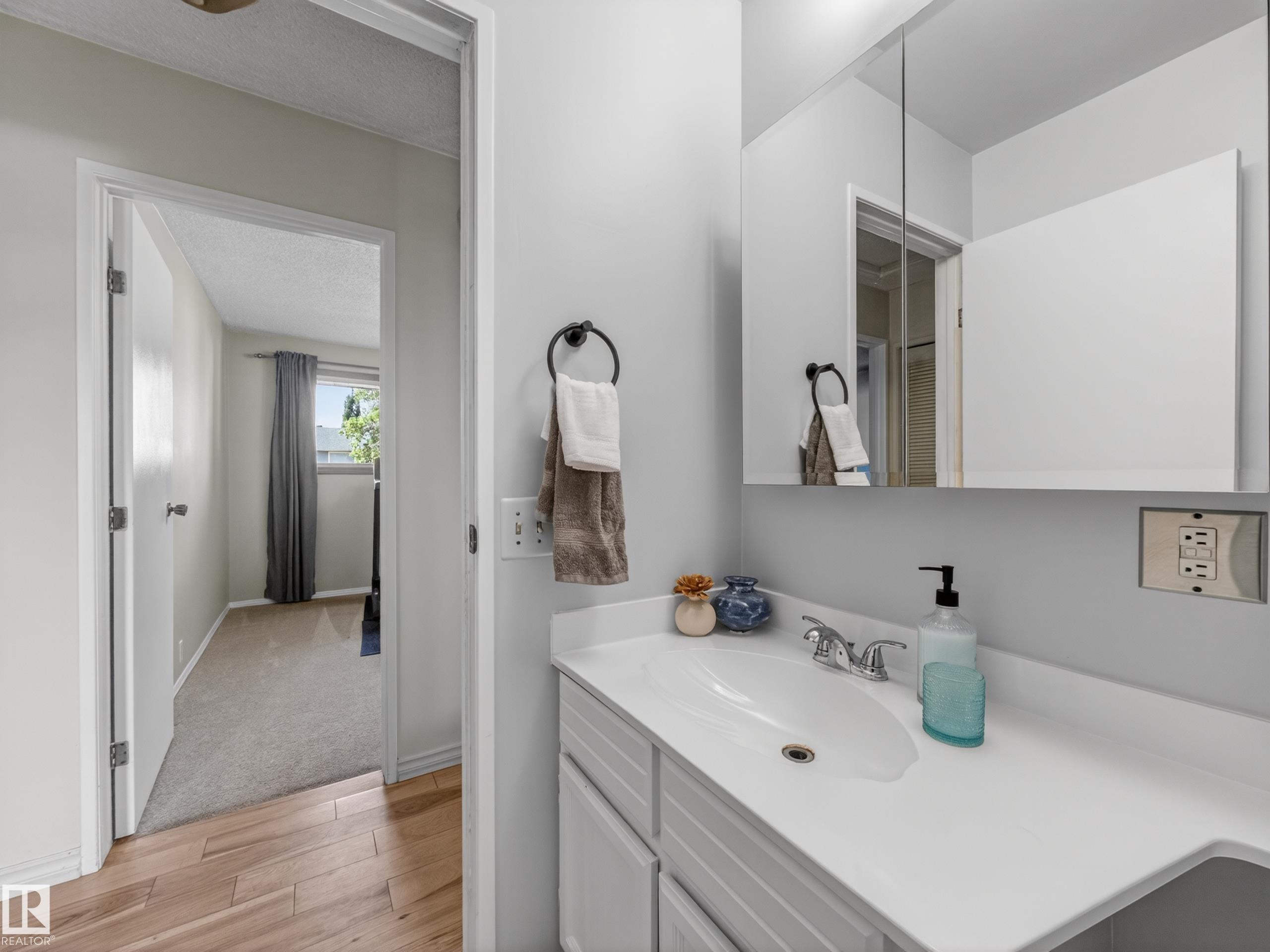 Photo 38 at 18416 90 Avenue NW, Belmead, Edmonton