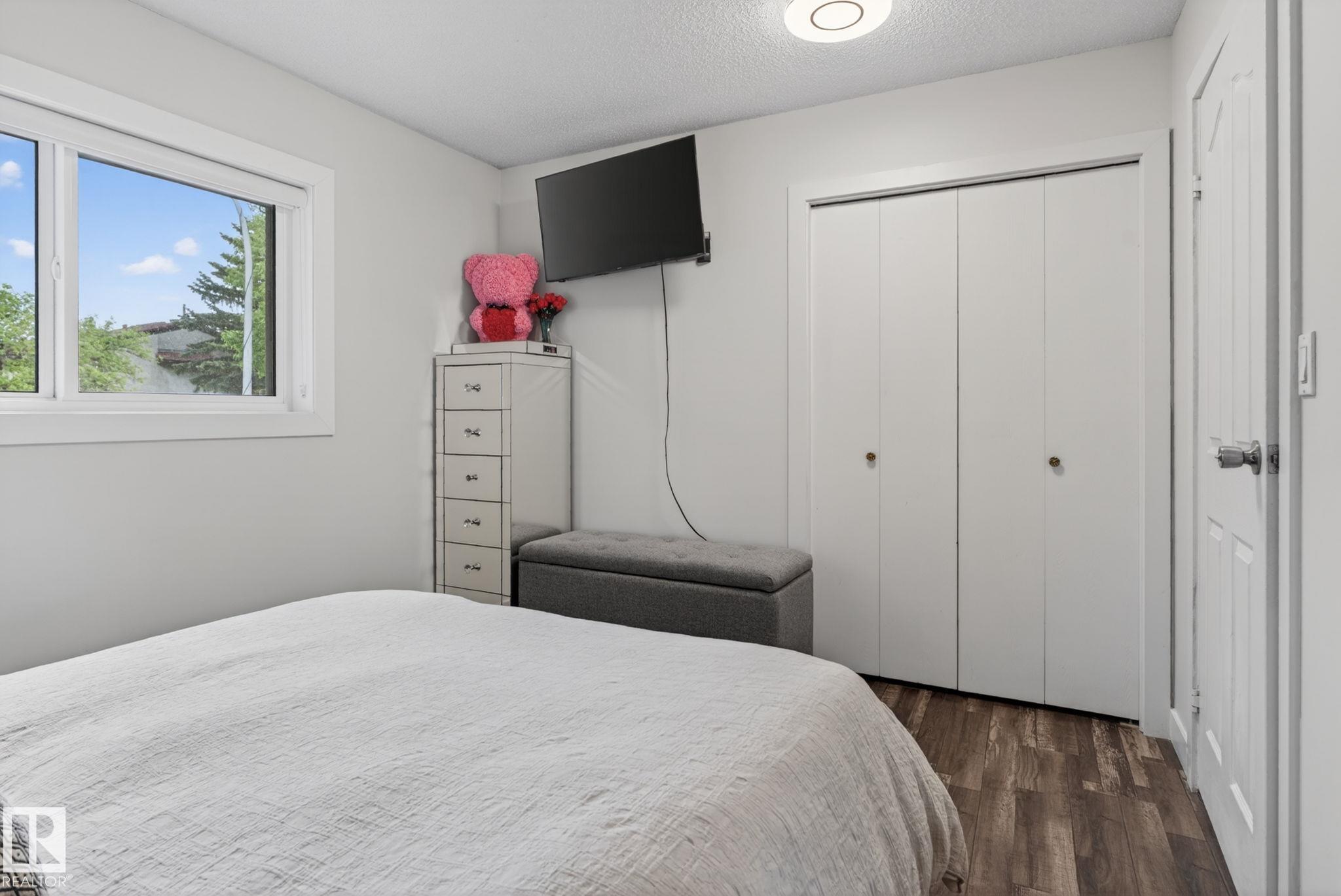 Photo 16 at 17404 95 Street NW, Lago Lindo, Edmonton