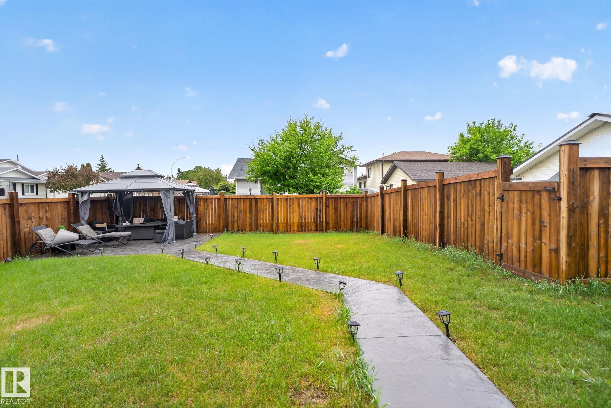 Photo 30 at 17404 95 Street NW, Lago Lindo, Edmonton