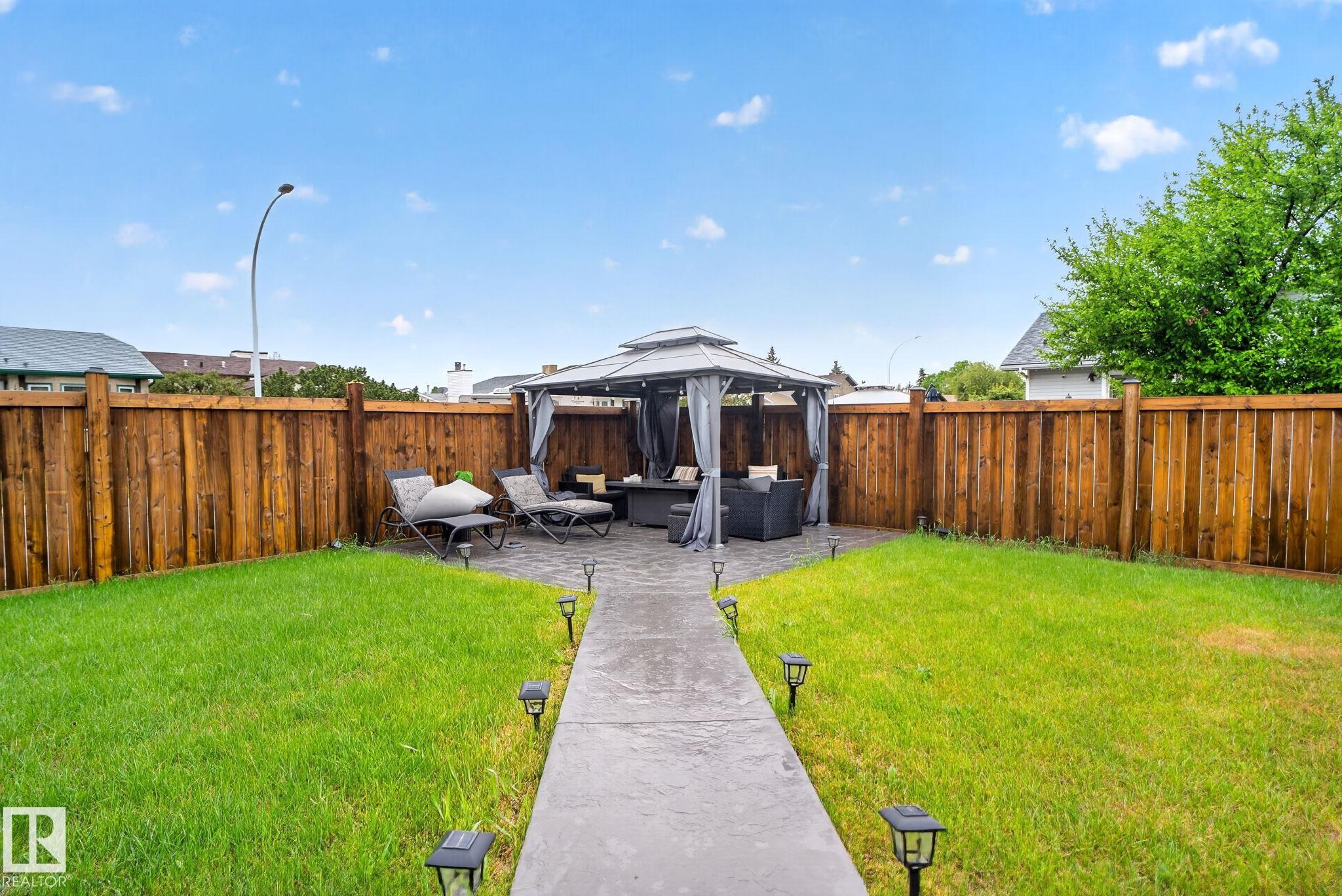 Photo 31 at 17404 95 Street NW, Lago Lindo, Edmonton