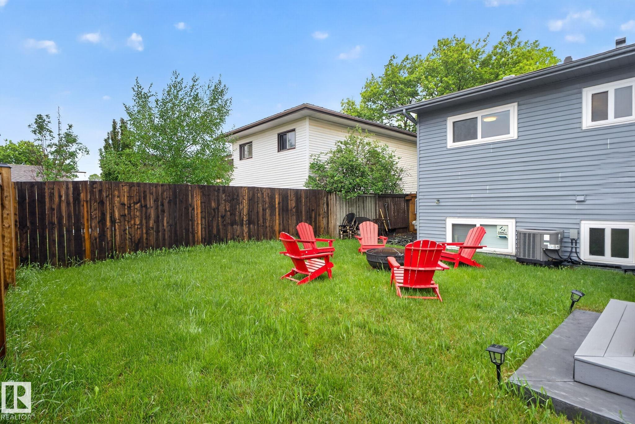 Photo 34 at 17404 95 Street NW, Lago Lindo, Edmonton