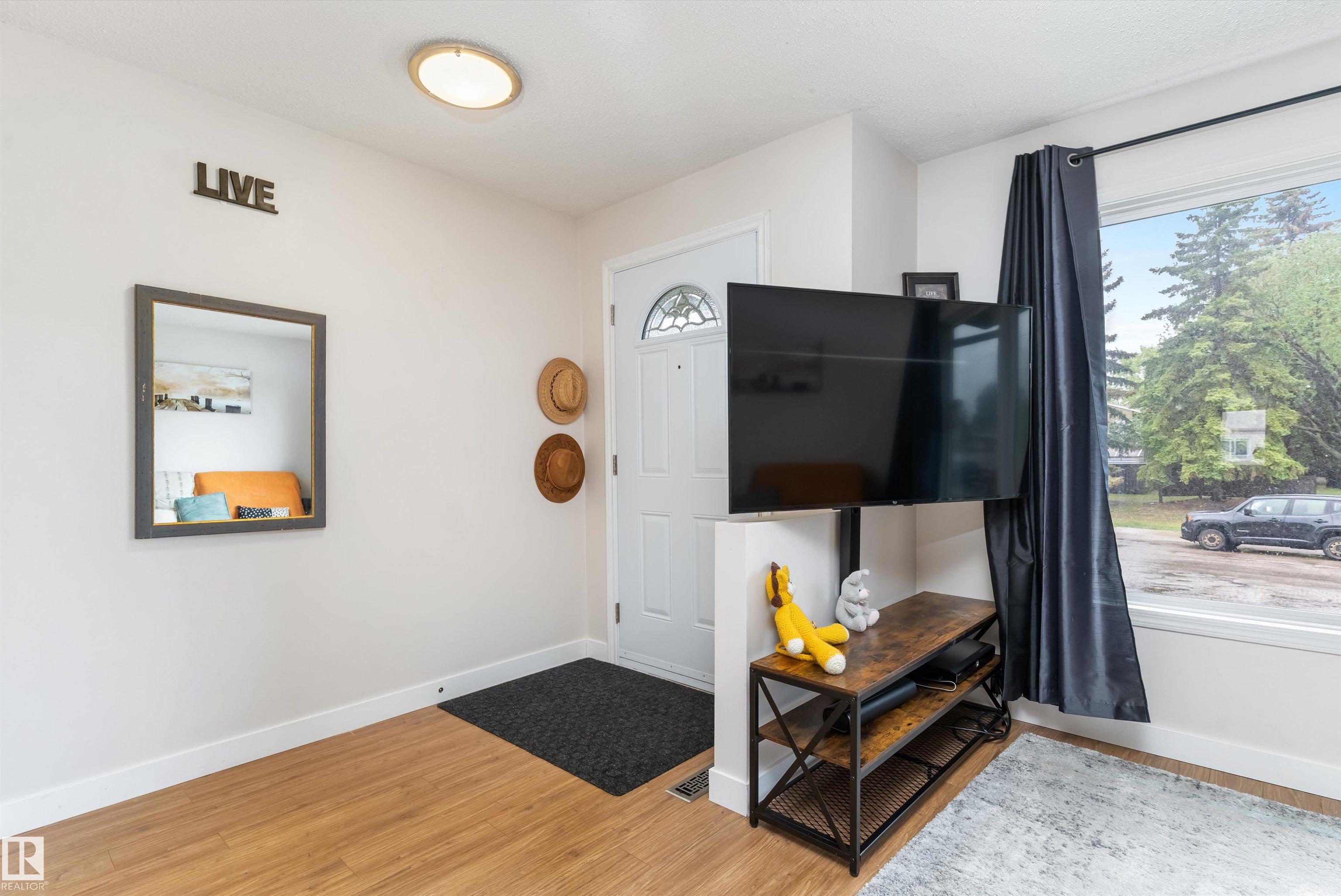 Photo 13 at 18045 96 Avenue NW, La Perle, Edmonton