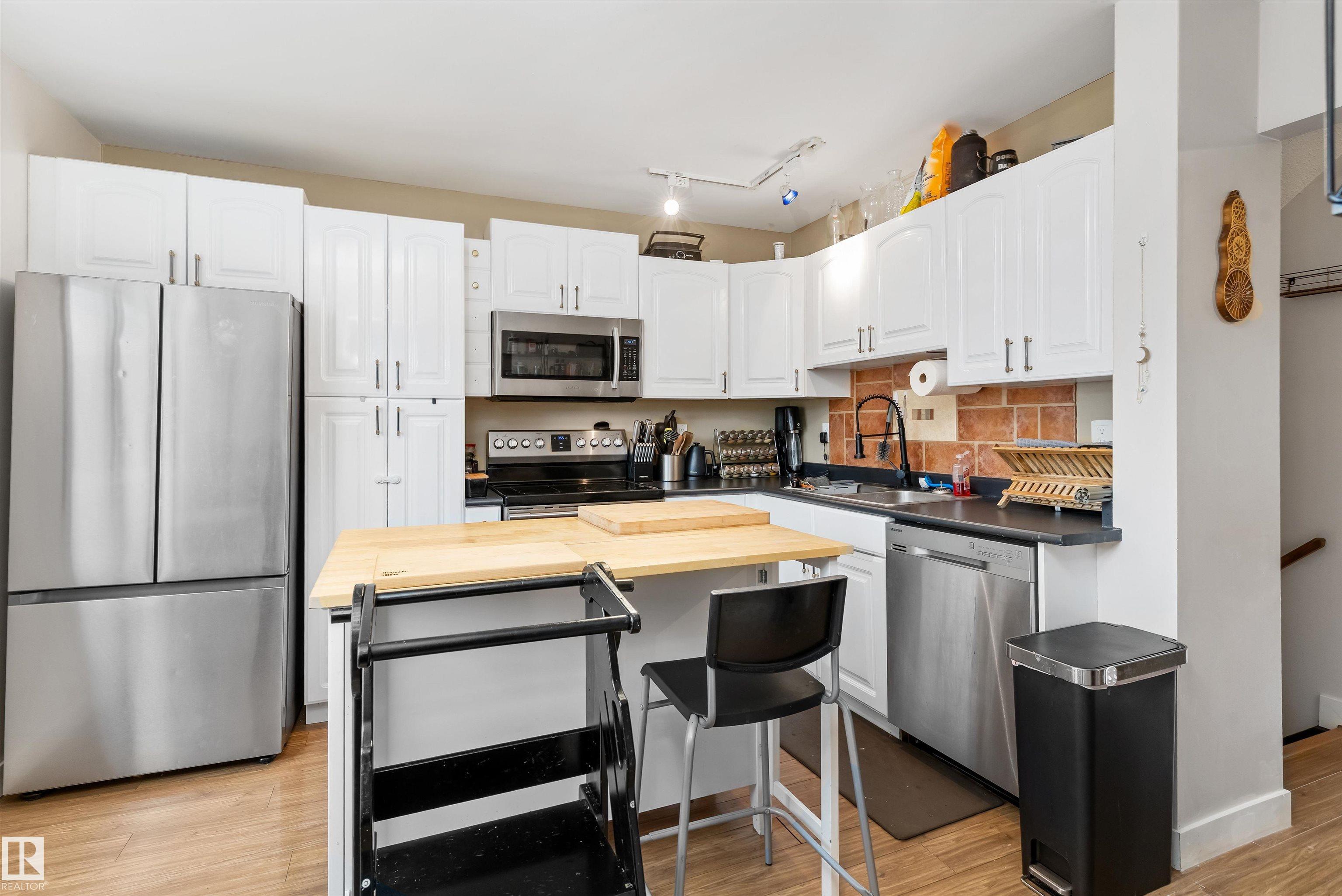 18045 96 Avenue NW, La Perle, Edmonton
