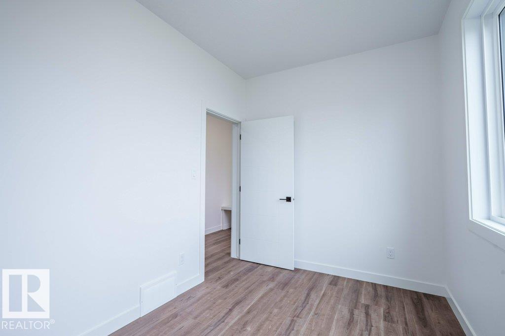Photo 16 at 5211 104a Street S NW, Pleasantview, Edmonton