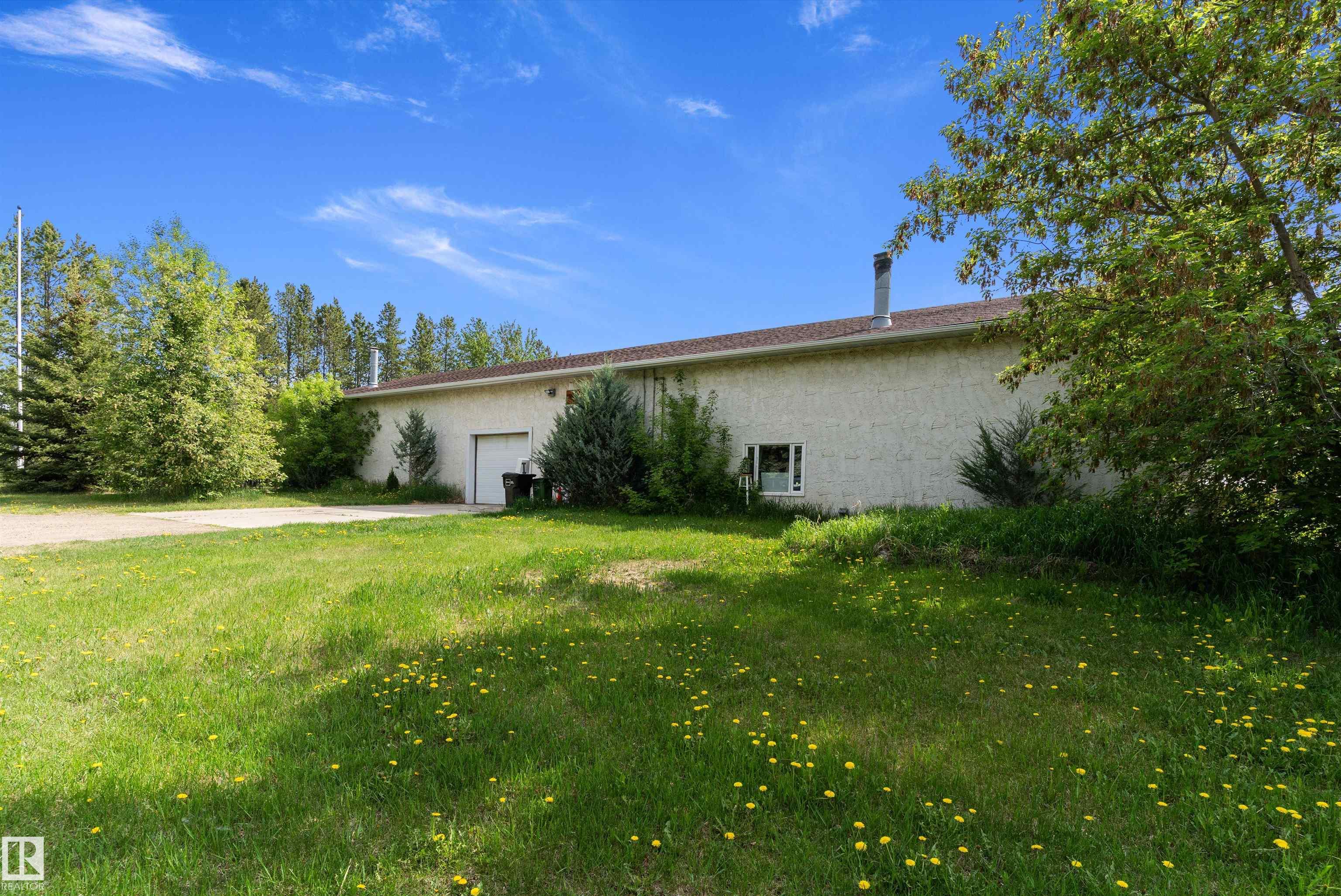 Photo 10 at 20415 Quadrant Avenue SW, Riverview Area, Edmonton