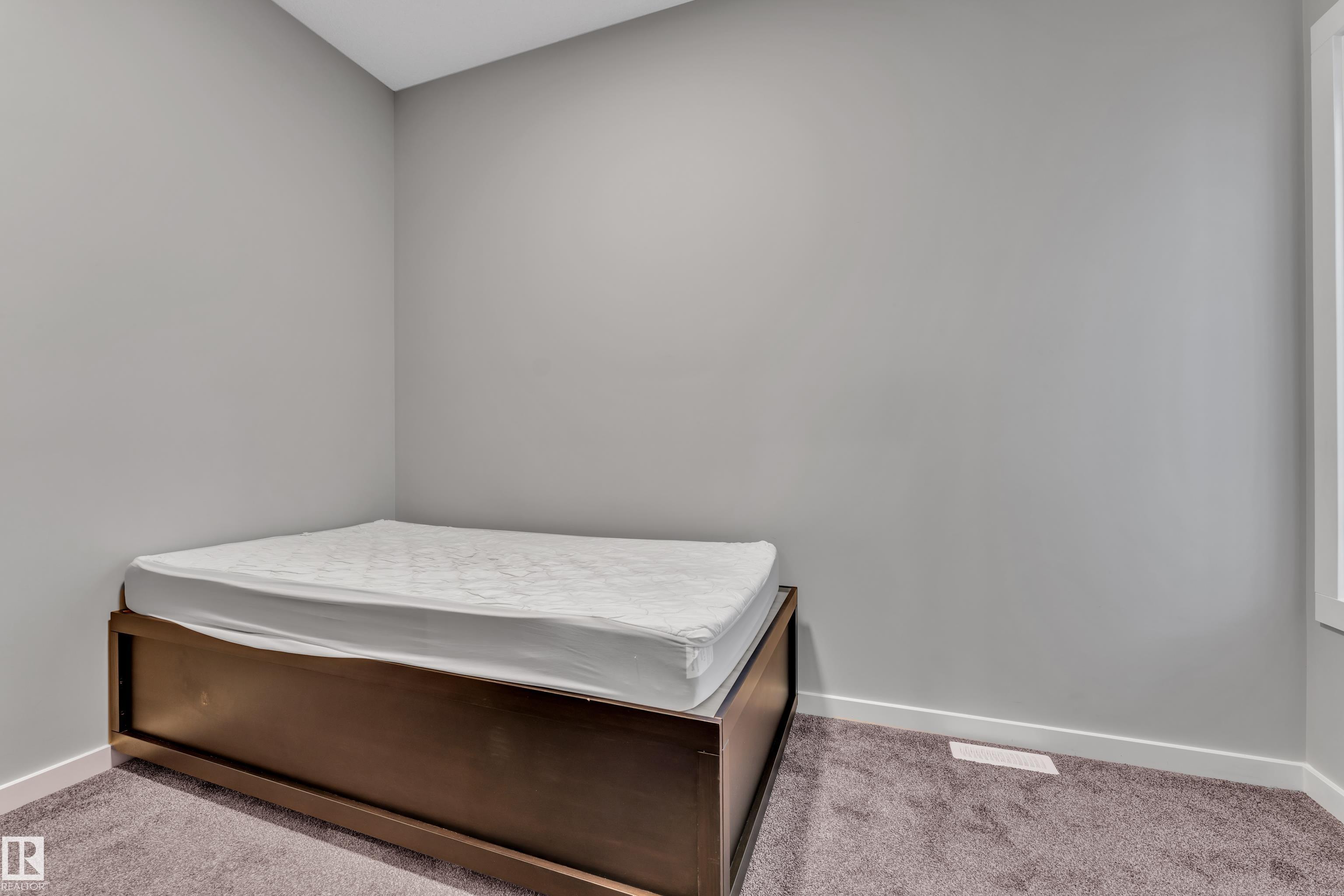 Photo 6 at 319 36 Avenue NW, Maple Crest, Edmonton